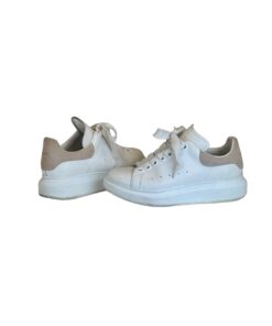 Sneakers Alexander McQueen Modello Larry Oversize Bianche e Rosa Antico