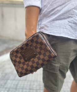 pochette louis vuitton a mano da uomo