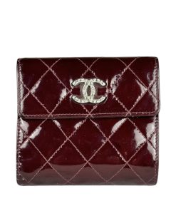 Portafoglio Chanel Bi-Fold in Vernice Matelassé Rosso Bordeaux
