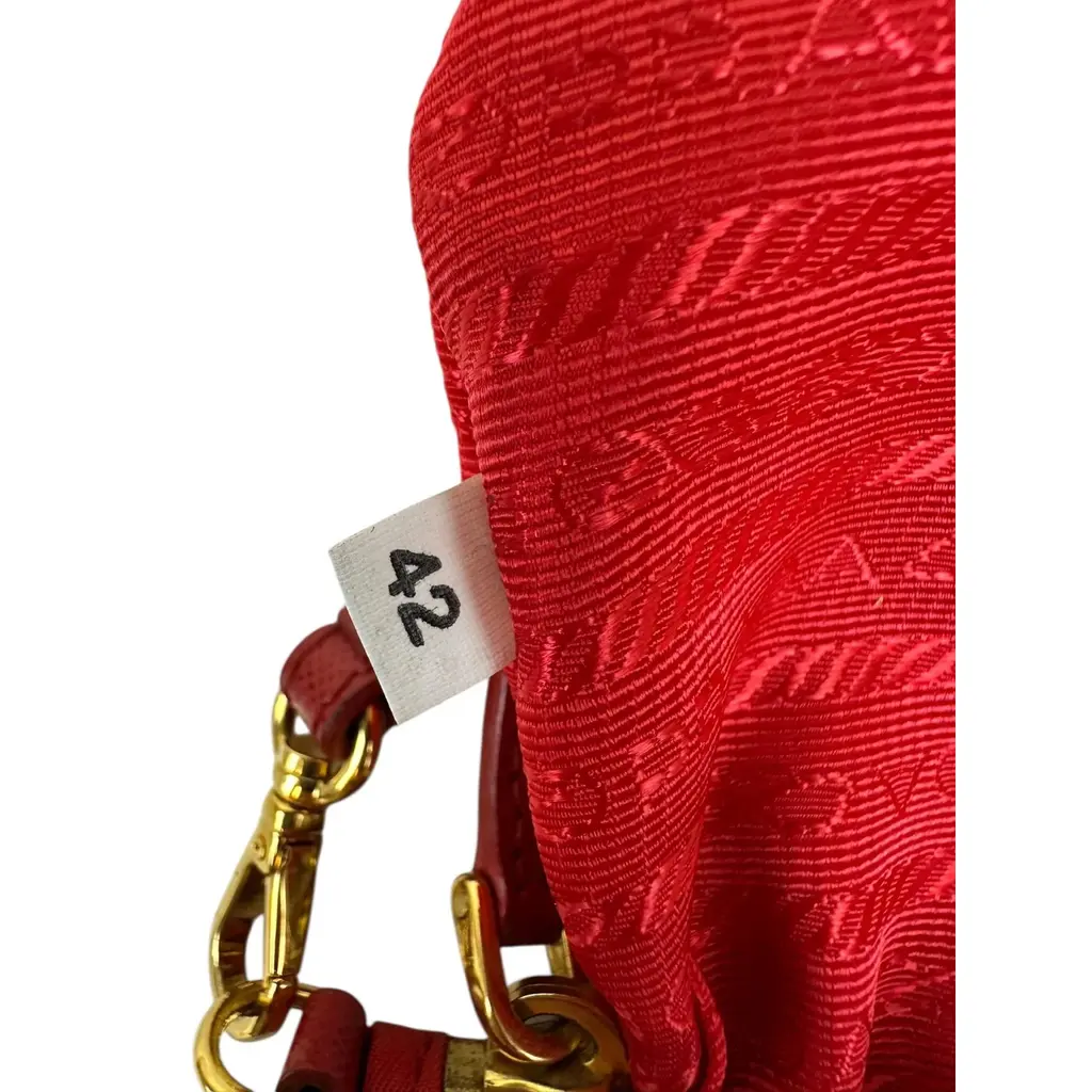 Pochette Prada in Nylon Rosso - immagine 10