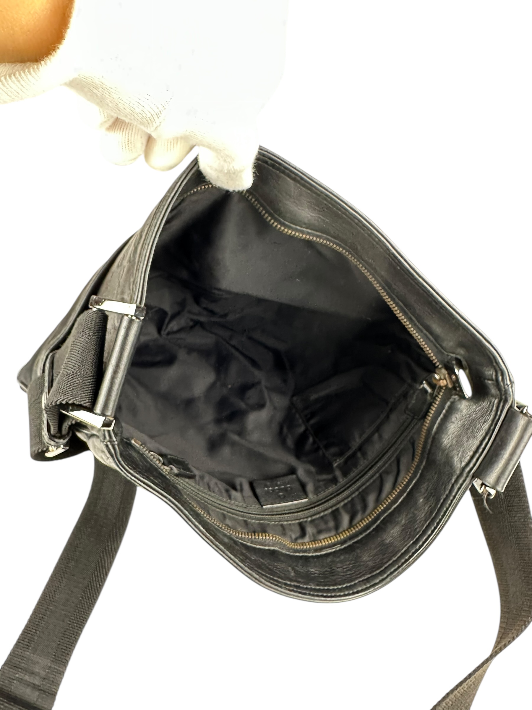 Borsa a Tracolla Gucci in Tessuto e Pelle GG Nera - immagine 14