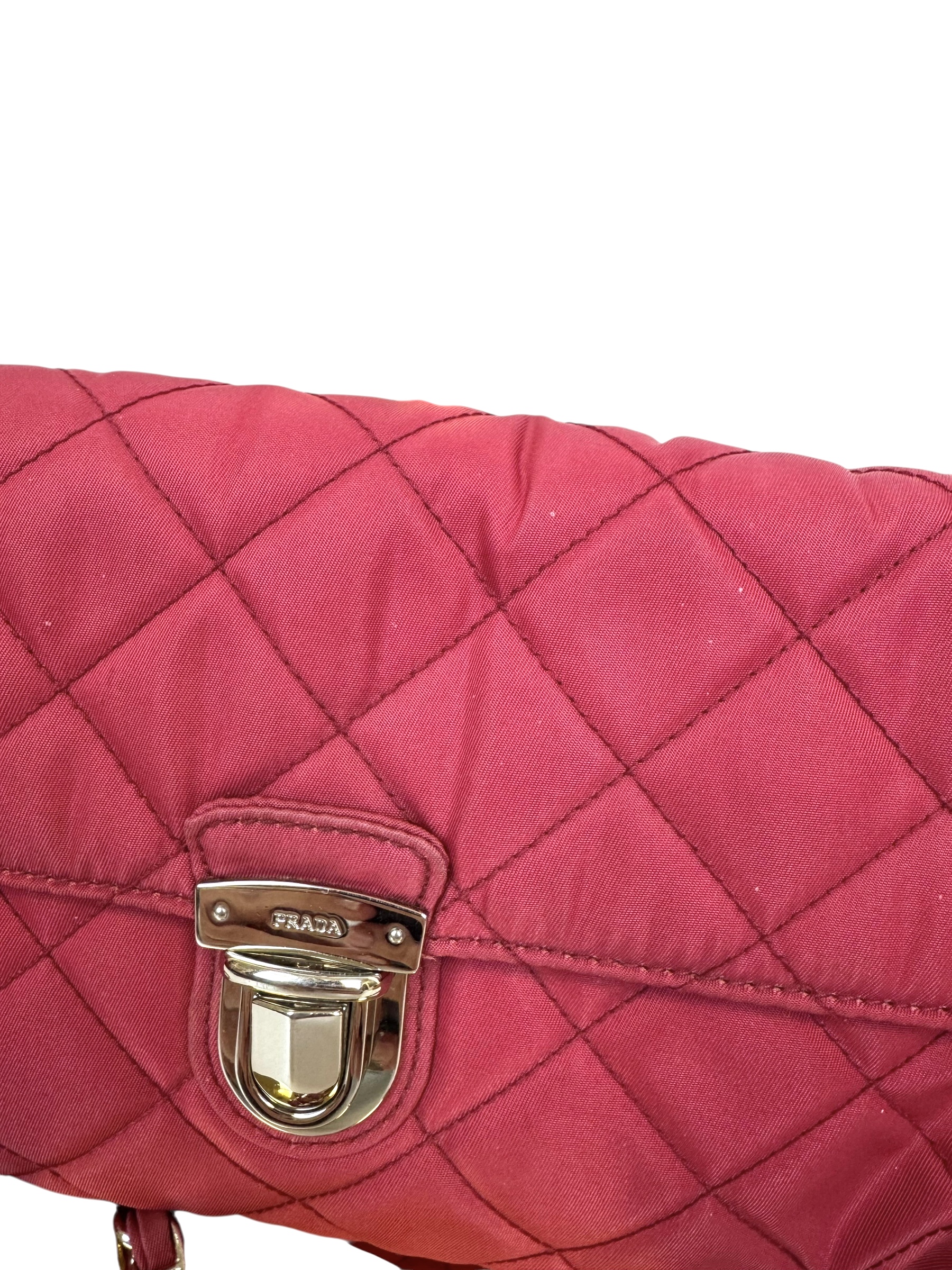 Borsa Prada a Tracolla in Nylon Fucsia con Catena Argento - immagine 2