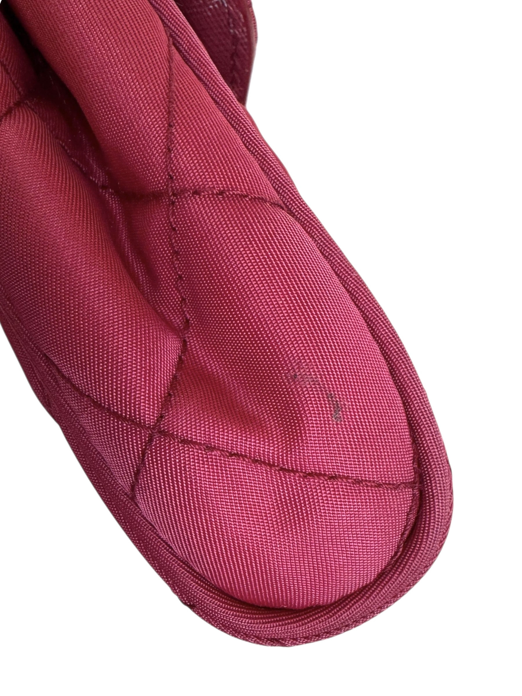 Borsa Prada a Tracolla in Nylon Fucsia con Catena Argento - immagine 7