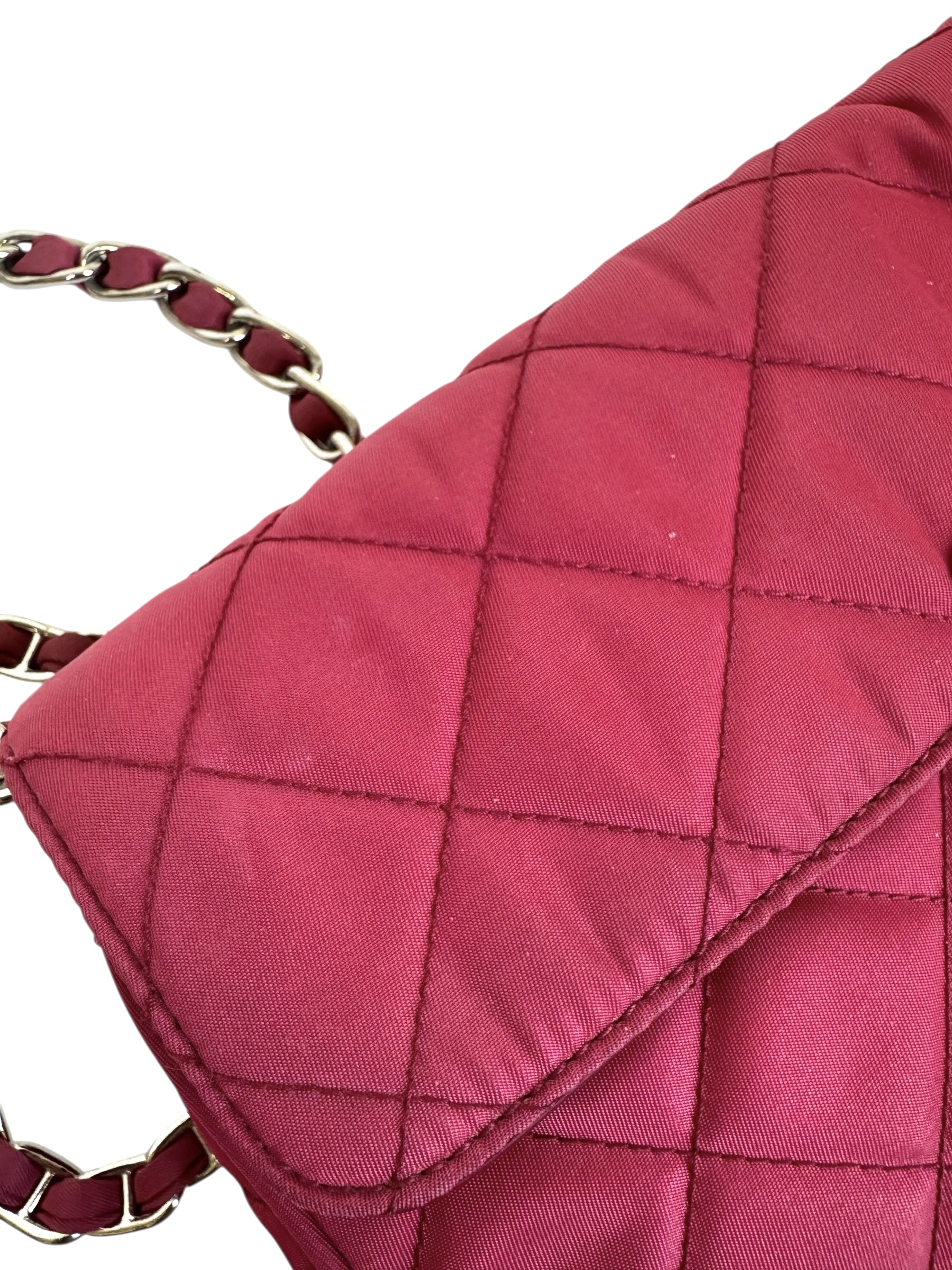 Borsa Prada a Tracolla in Nylon Fucsia con Catena Argento - immagine 9