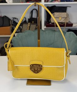 Borsa Prada in Pelle Traforata Gialla