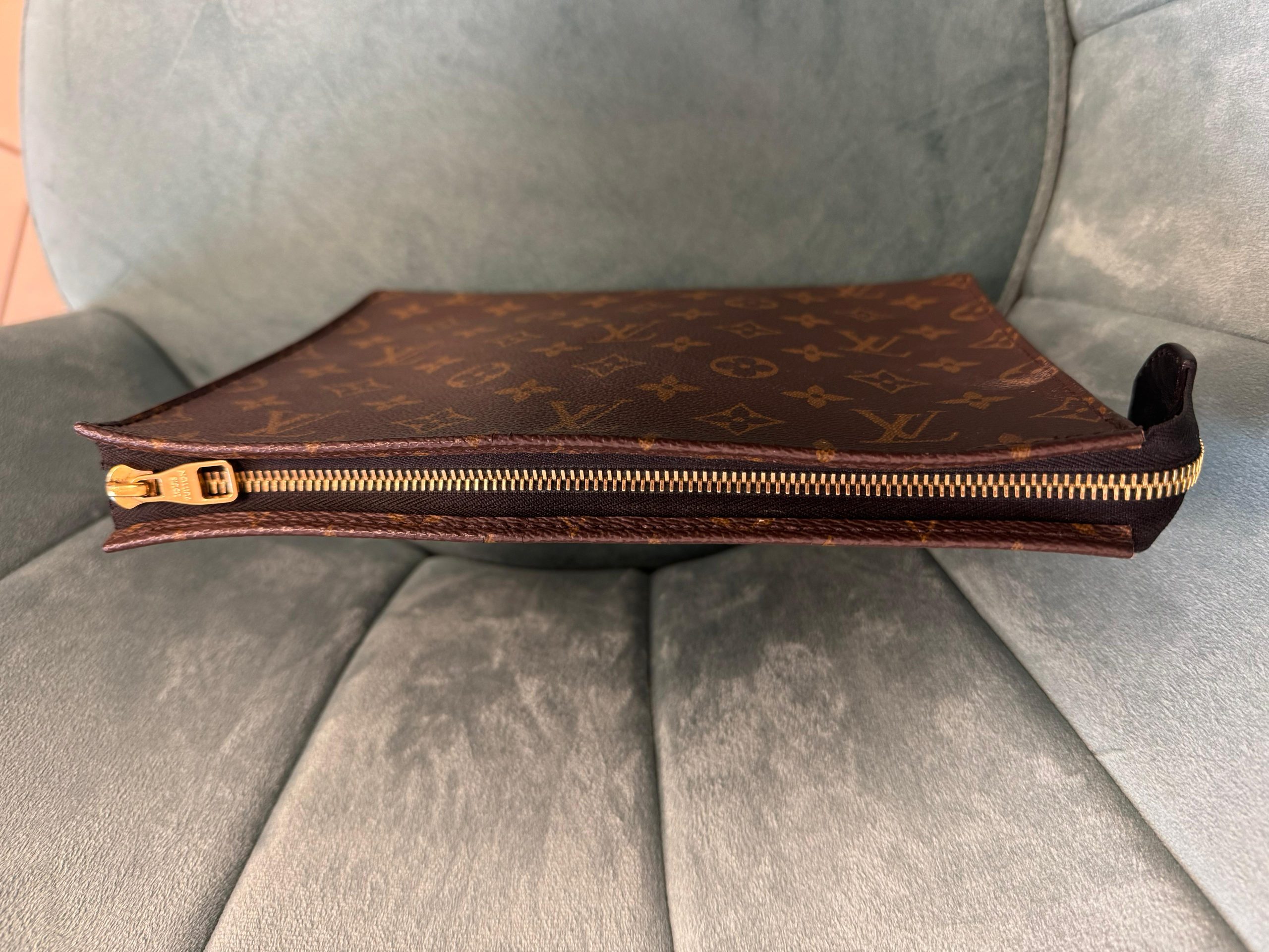 Pochette Louis Vuitton Trousse Toilette 26 in Tela Monogram - immagine 19