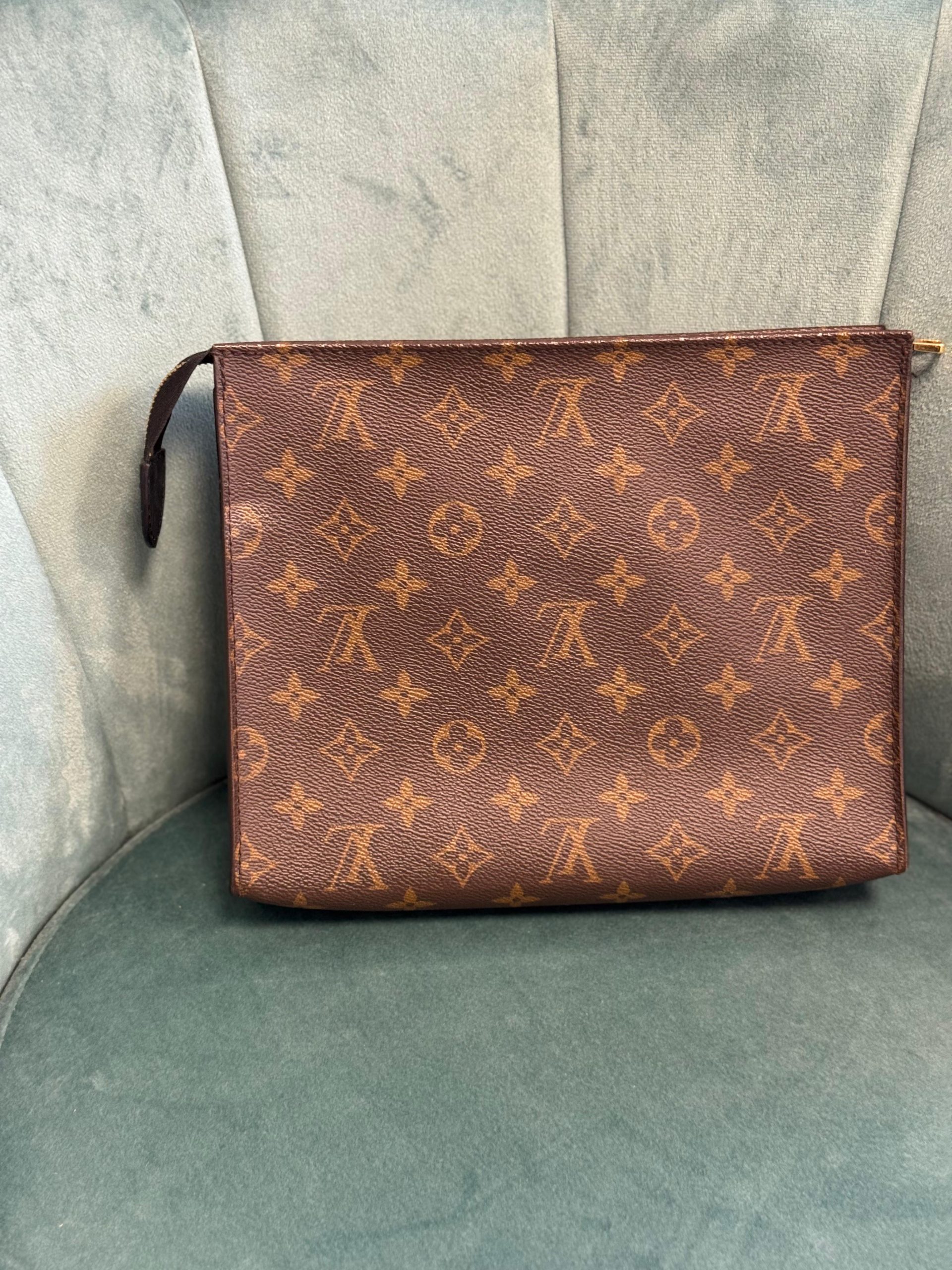 Pochette Louis Vuitton Trousse Toilette 26 in Tela Monogram - immagine 4