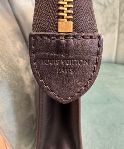 Alternative view of Pochette Louis Vuitton Trousse Toilette 26 in Tela Monogram