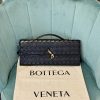 Borsa Bottega Veneta Andiamo Clutch in Pelle Intrecciata Nera
