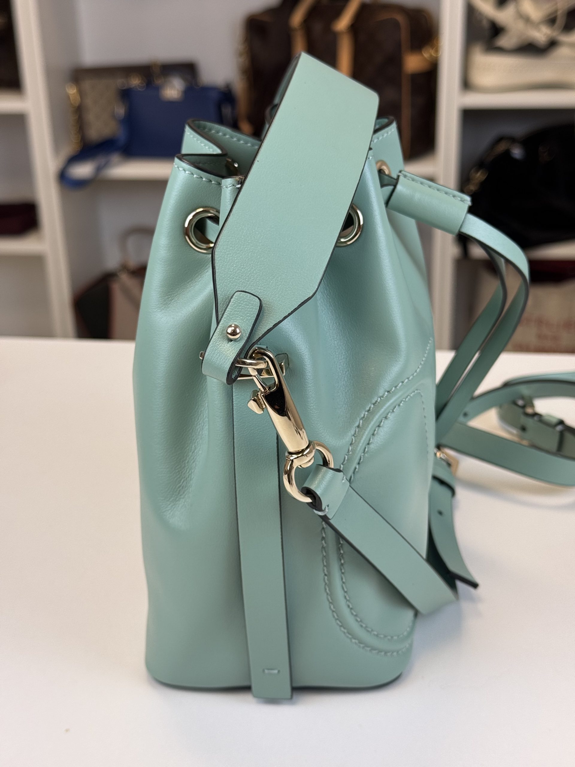 Borsa Secchiello Valentino Garavani VLogo Pelle Teal - immagine 9