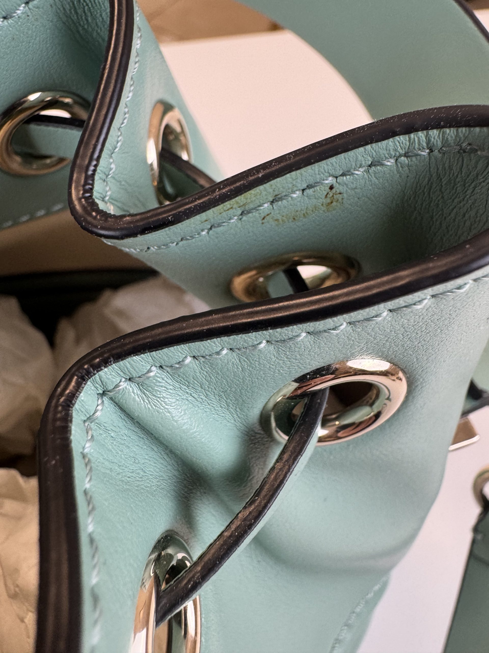 Borsa Secchiello Valentino Garavani VLogo Pelle Teal - immagine 5