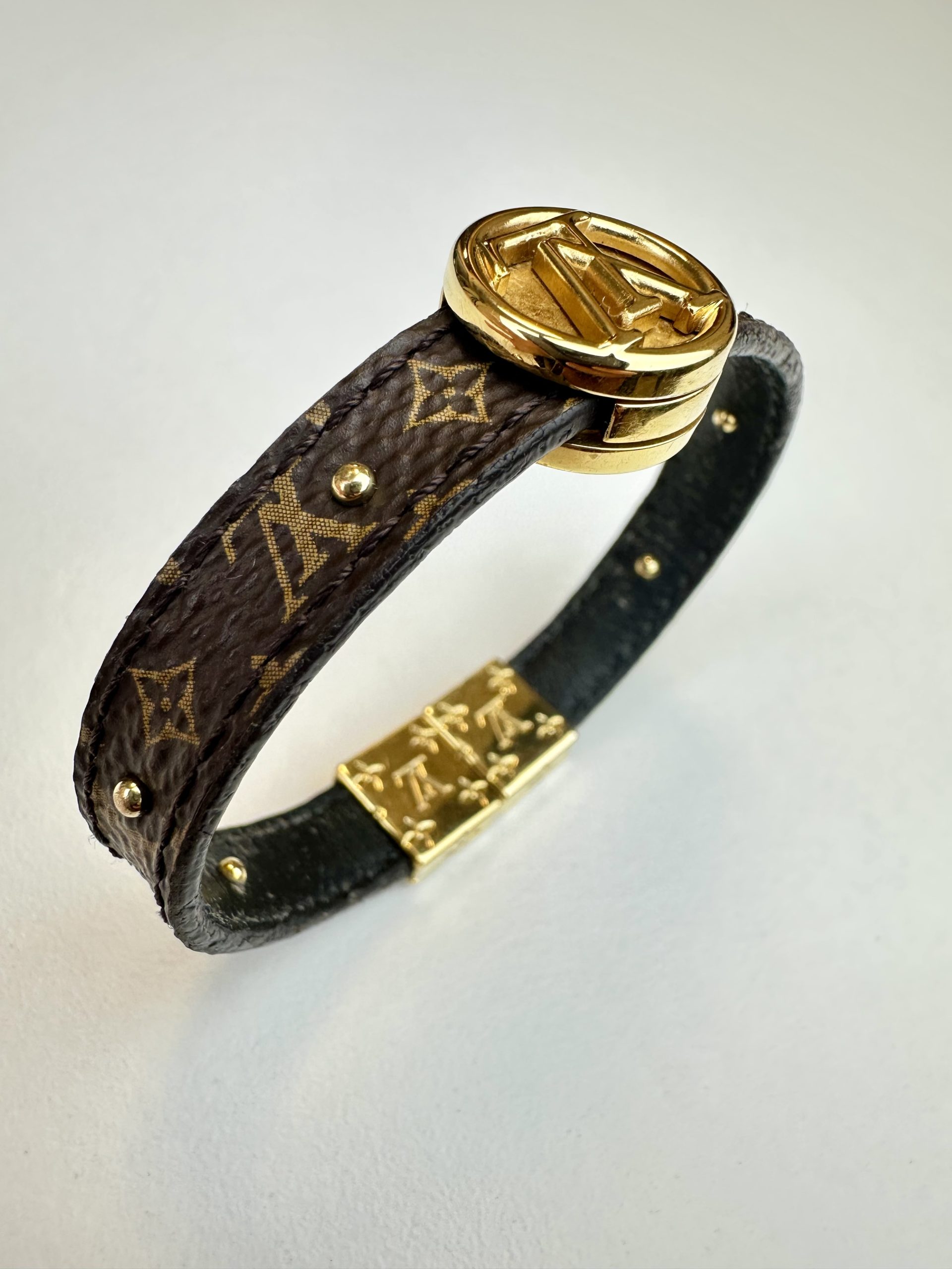Bracciale Louis Vuitton LV Circle in Tela Monogram e Pelle - immagine 9