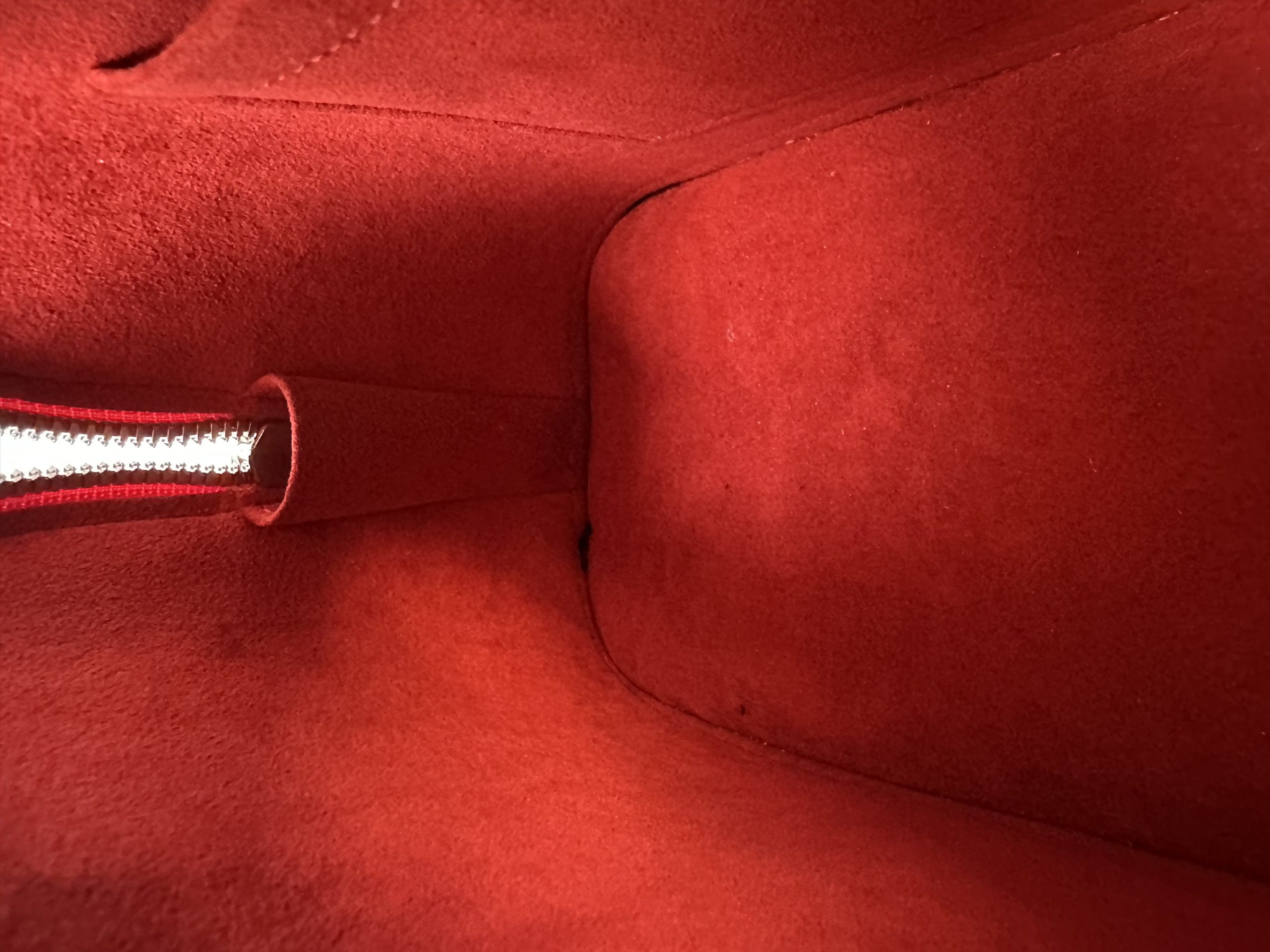Borsa Tracolla Louis Vuitton Alma BB in pelle Epi Rossa - immagine 16