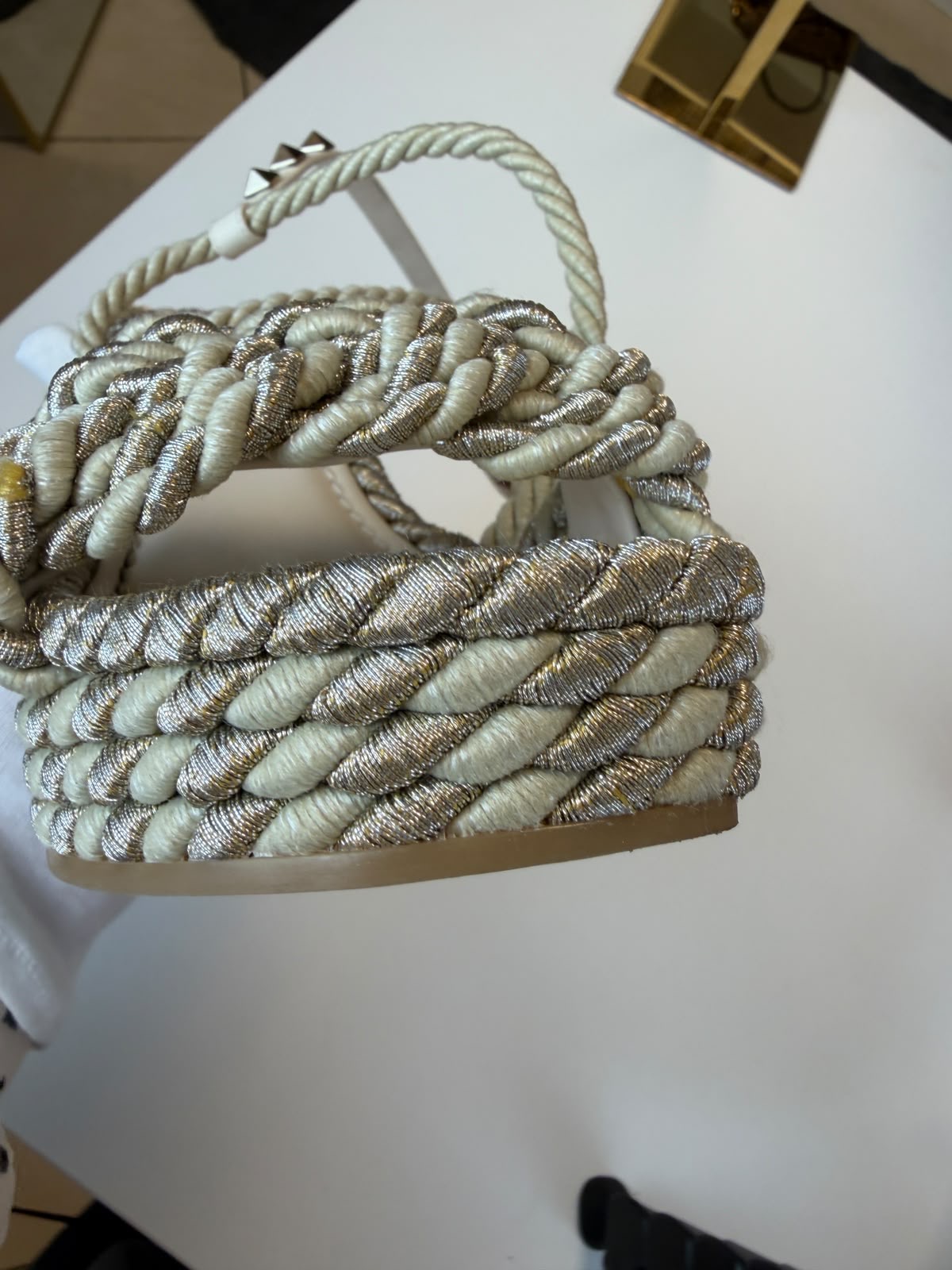 Sandali Valentino Garavani Rockstud Torchon Color Avorio e Silver - immagine 9