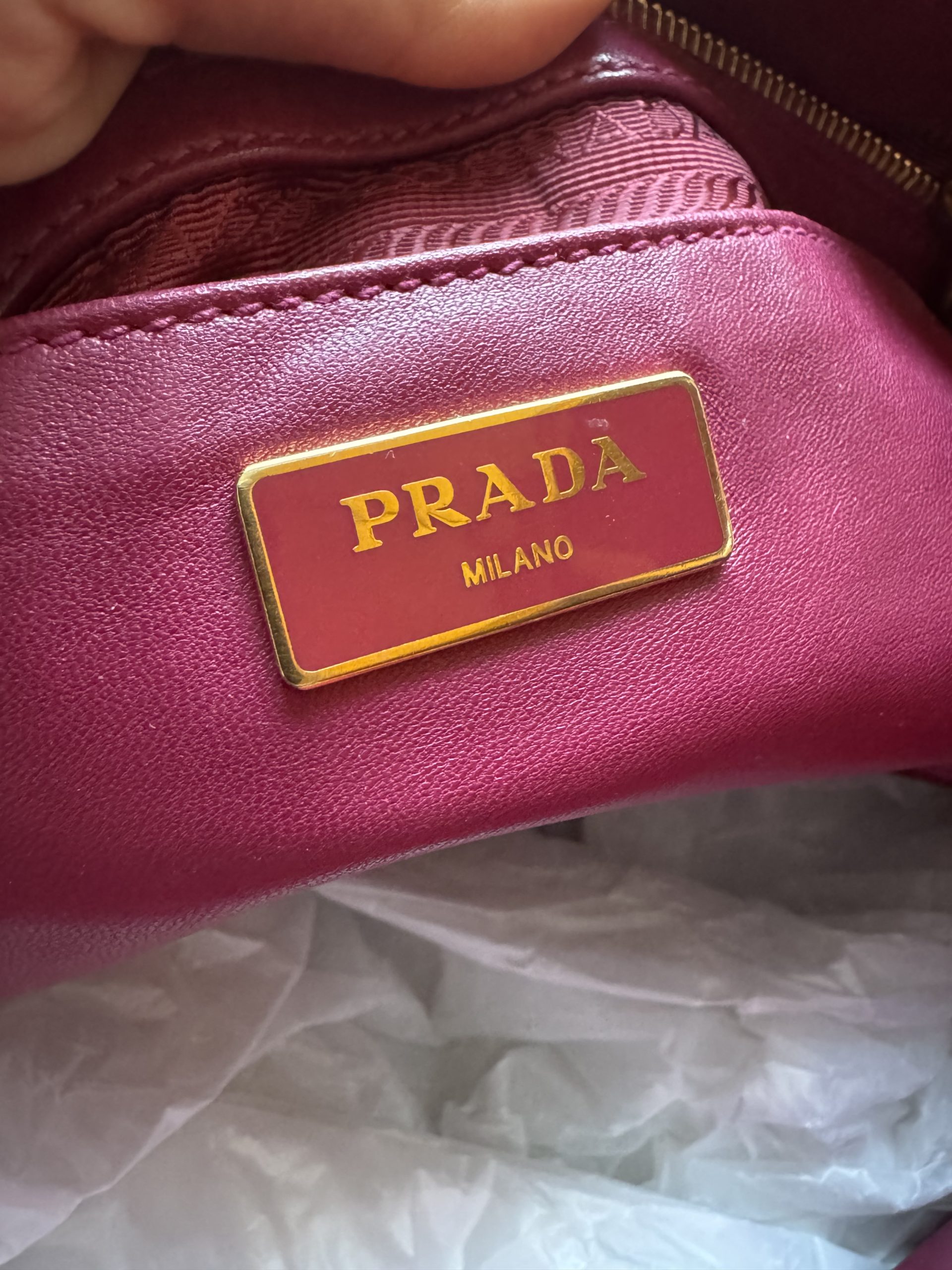 Borsa Prada in Nylon Gaufre Rosa Scuro - immagine 4