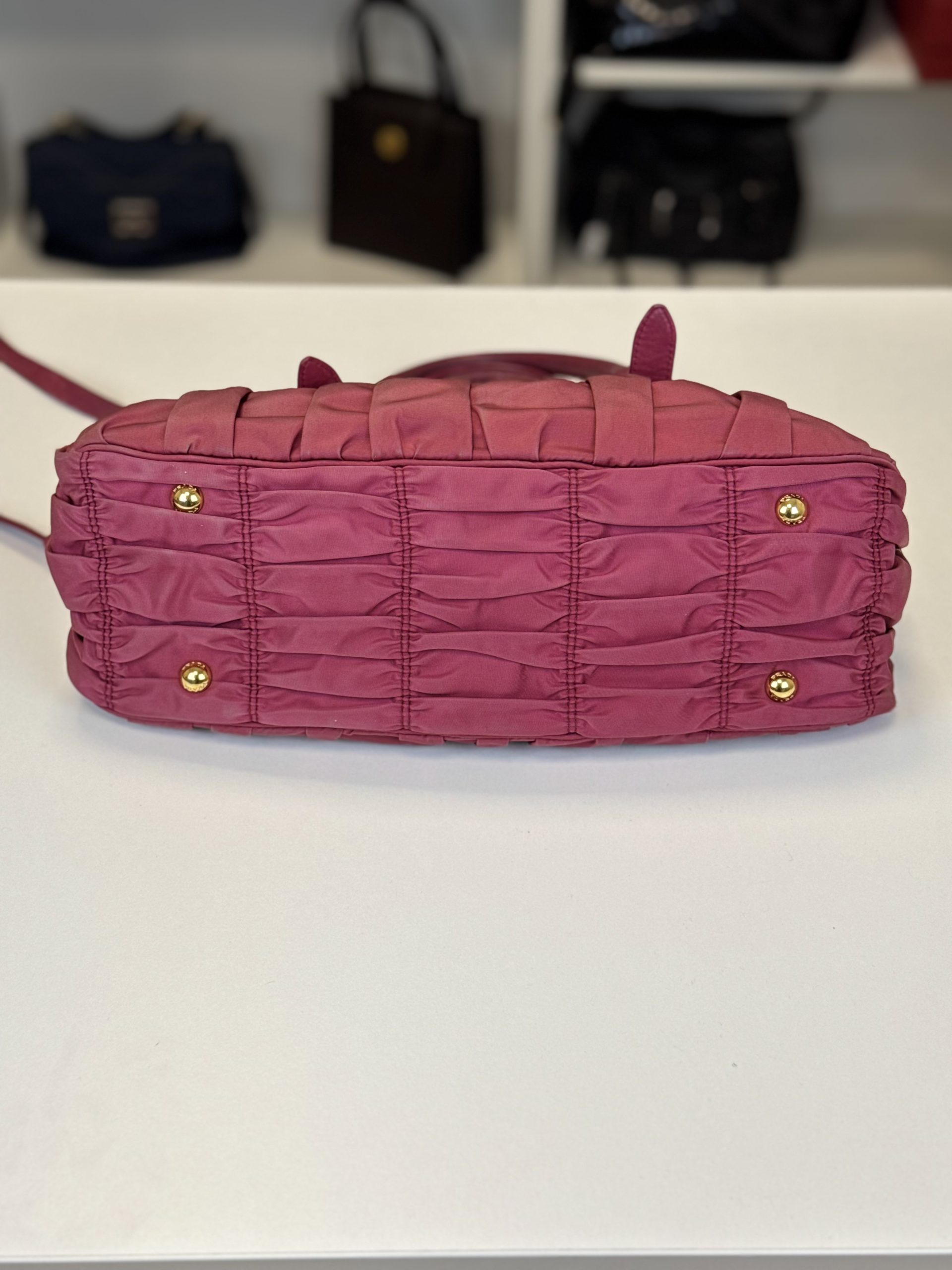Borsa Prada in Nylon Gaufre Rosa Scuro - immagine 10