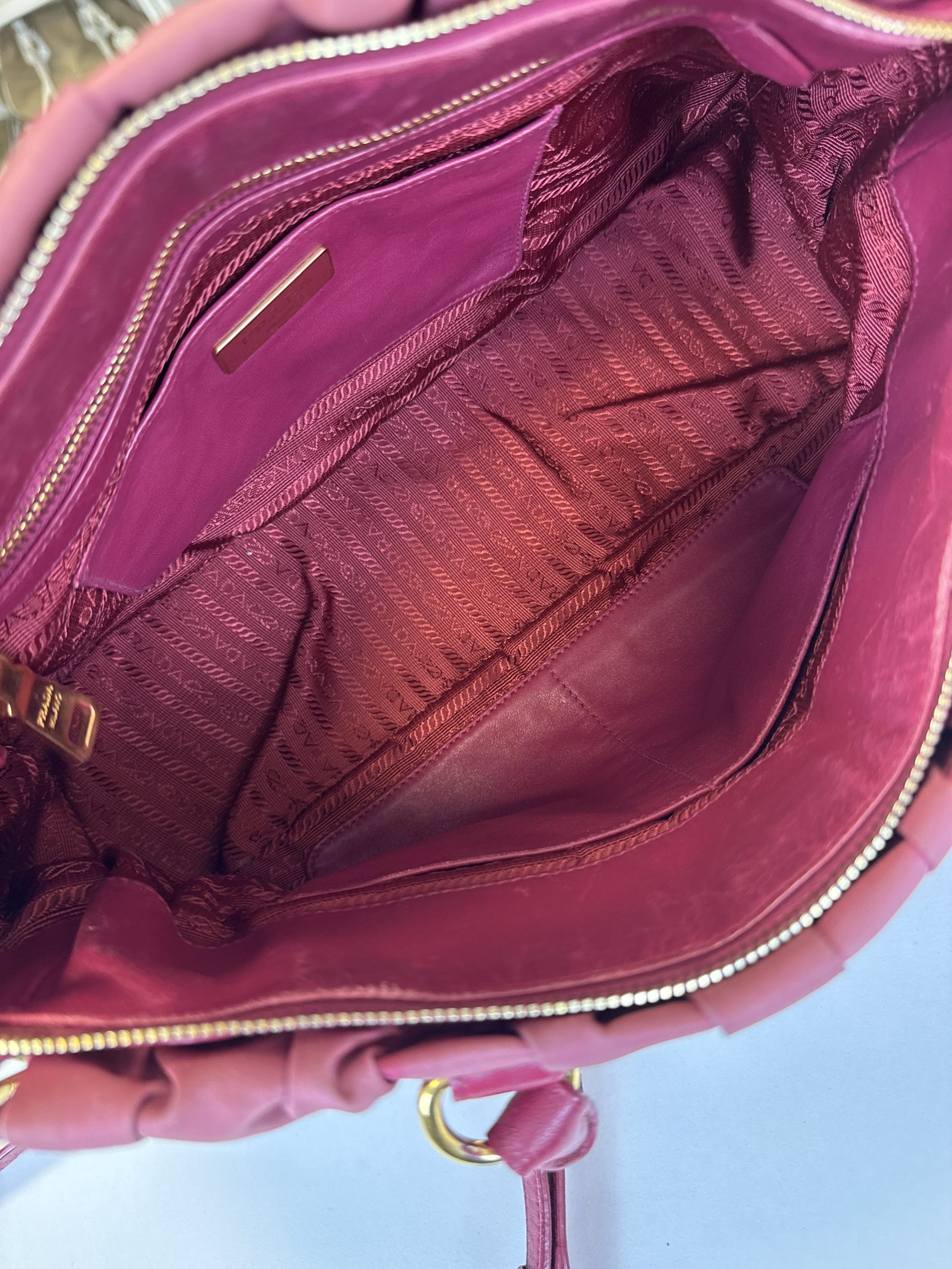 Borsa Prada in Nylon Gaufre Rosa Scuro - immagine 5