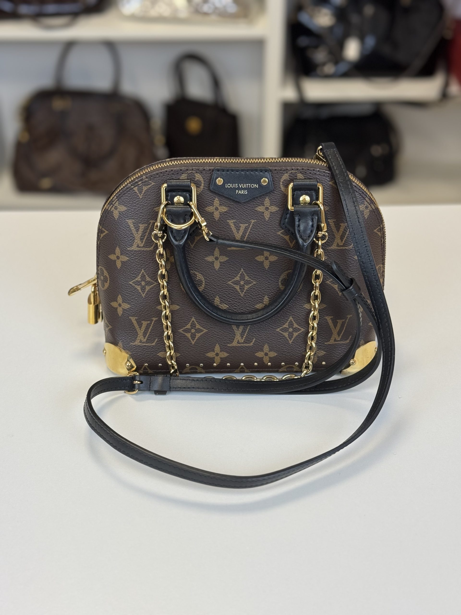 Borsa Louis Vuitton Alma Trunk BB - immagine 2