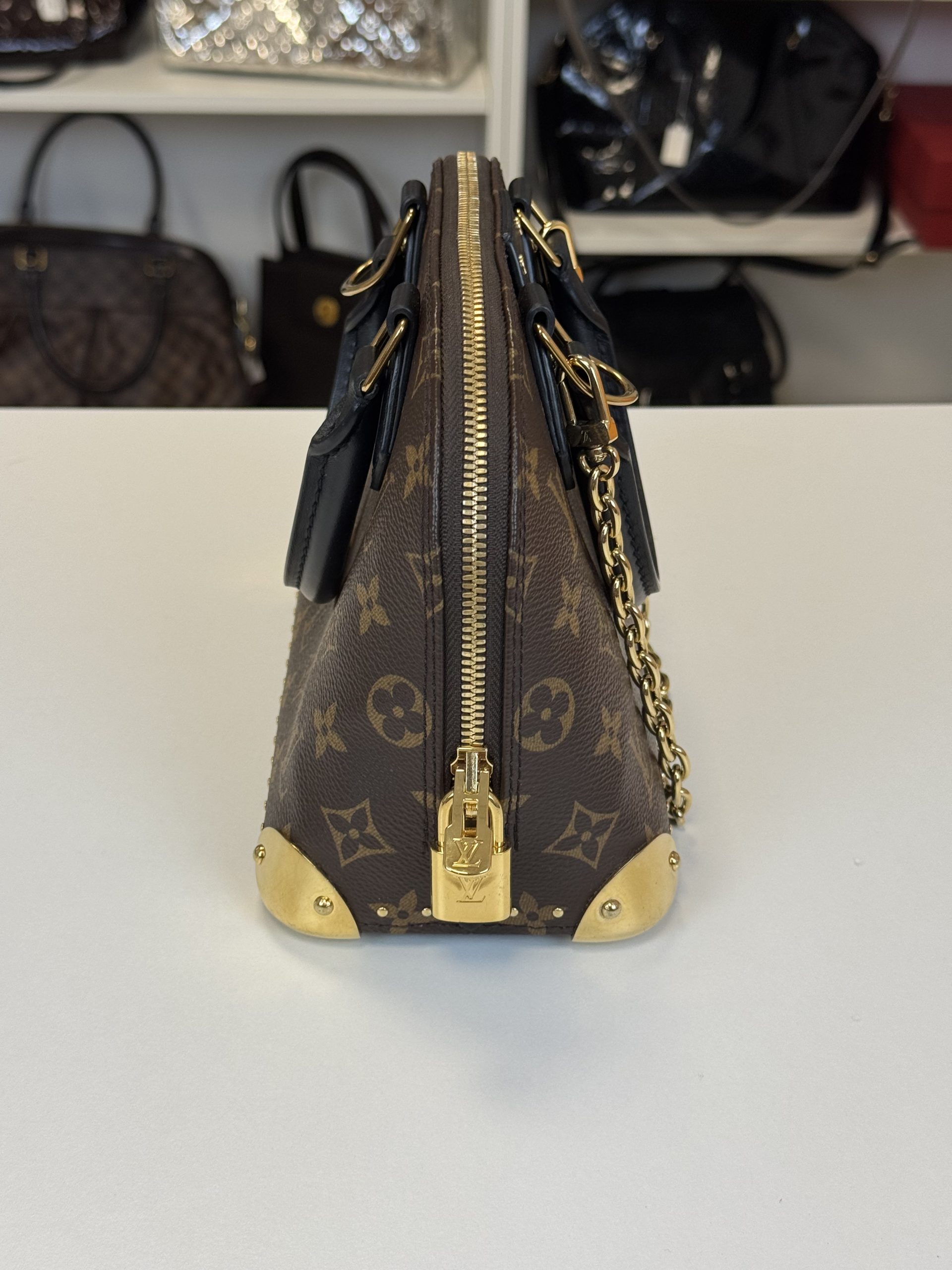 Borsa Louis Vuitton Alma Trunk BB - immagine 12