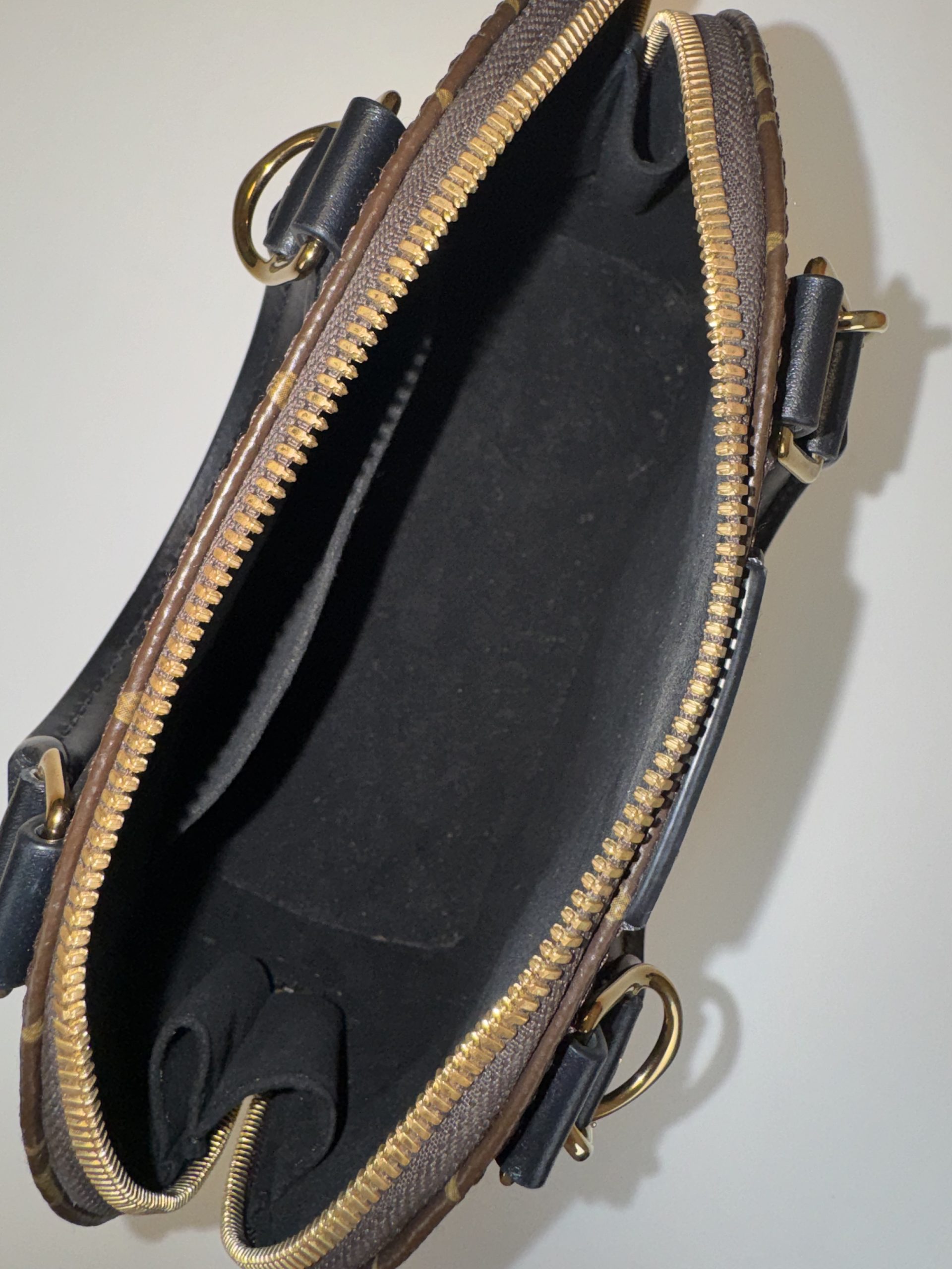 Borsa Louis Vuitton Alma Trunk BB - immagine 5