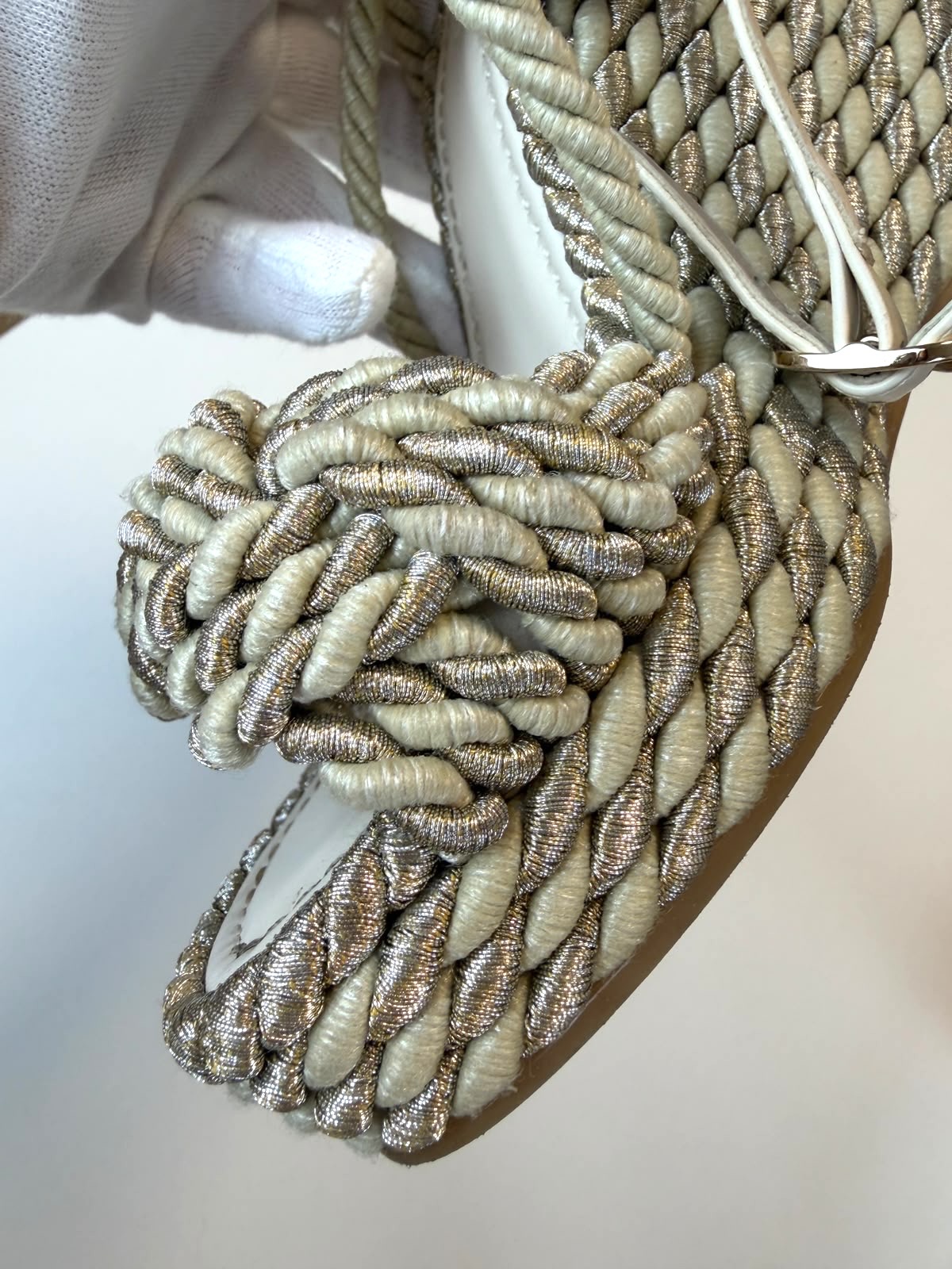 Sandali Valentino Garavani Rockstud Torchon Color Avorio e Silver - immagine 11