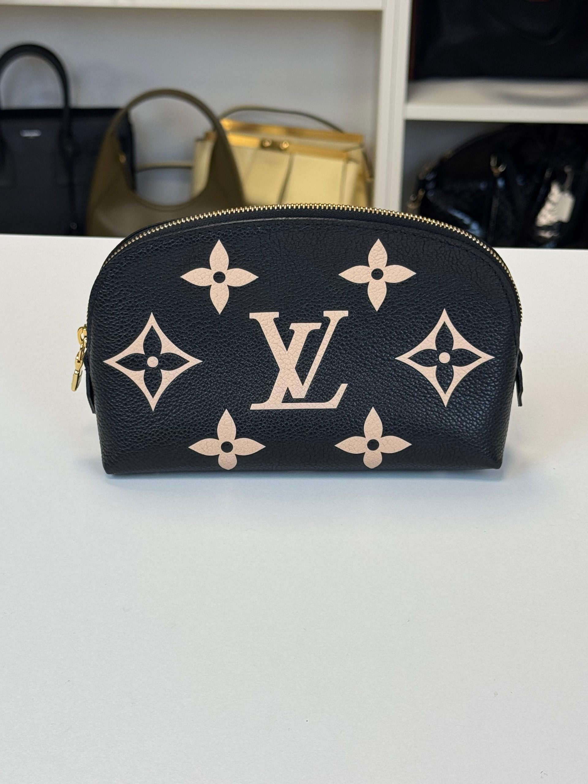 Pochette Cosmétique Louis Vuitton in Pelle Monogramme Empreinte