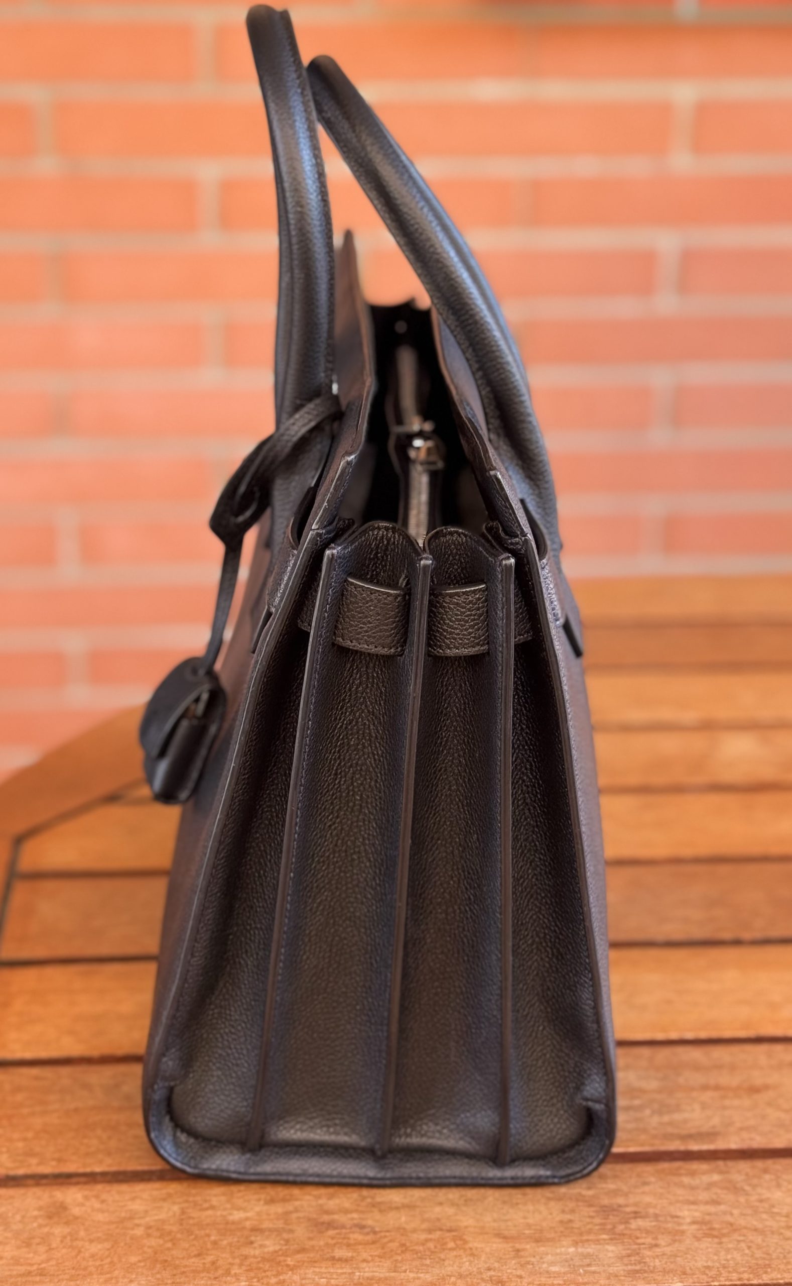 Borsa Saint Laurent Sac de Jour in Pelle Nera - immagine 2