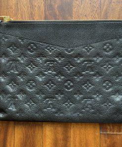 Alternative view of Pochette Daily Louis Vuitton in Pelle Monogram Empreinte Nera