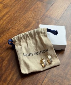 Orecchini Louis Vuitton Nanogram Enamel Bianco e Oro