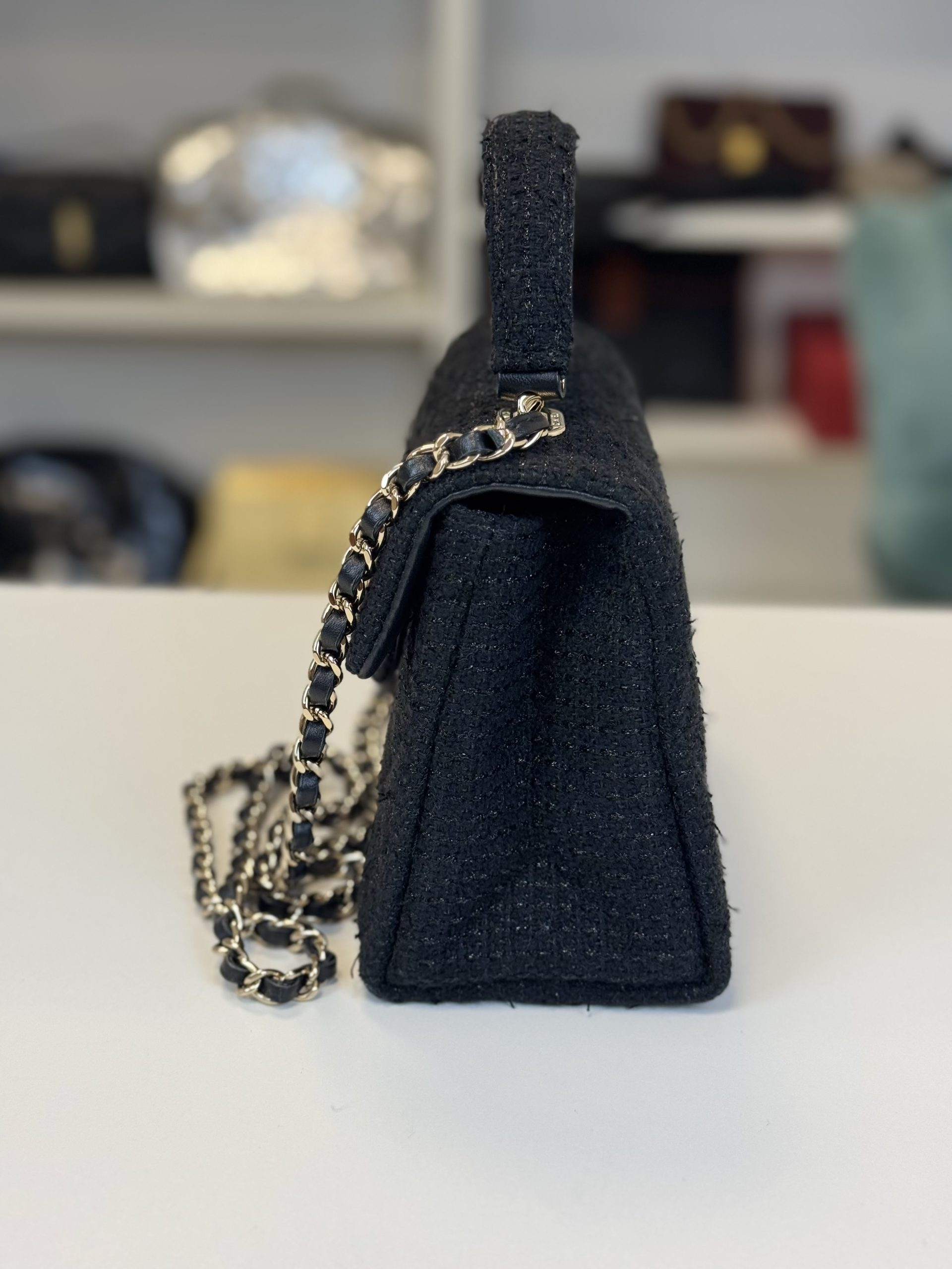 Borsa Chanel in Tweed Nero - immagine 2