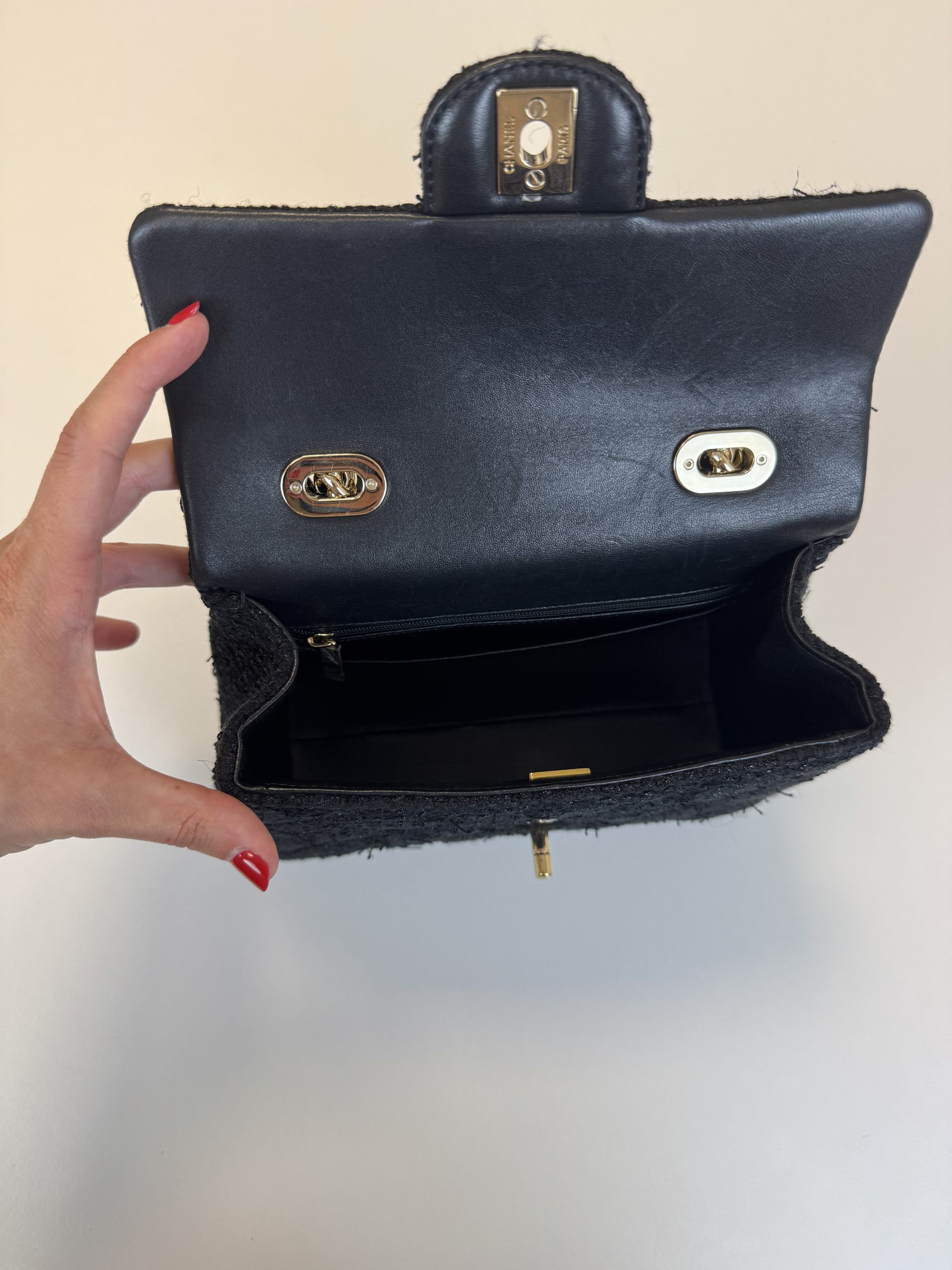 Borsa Chanel in Tweed Nero - immagine 7