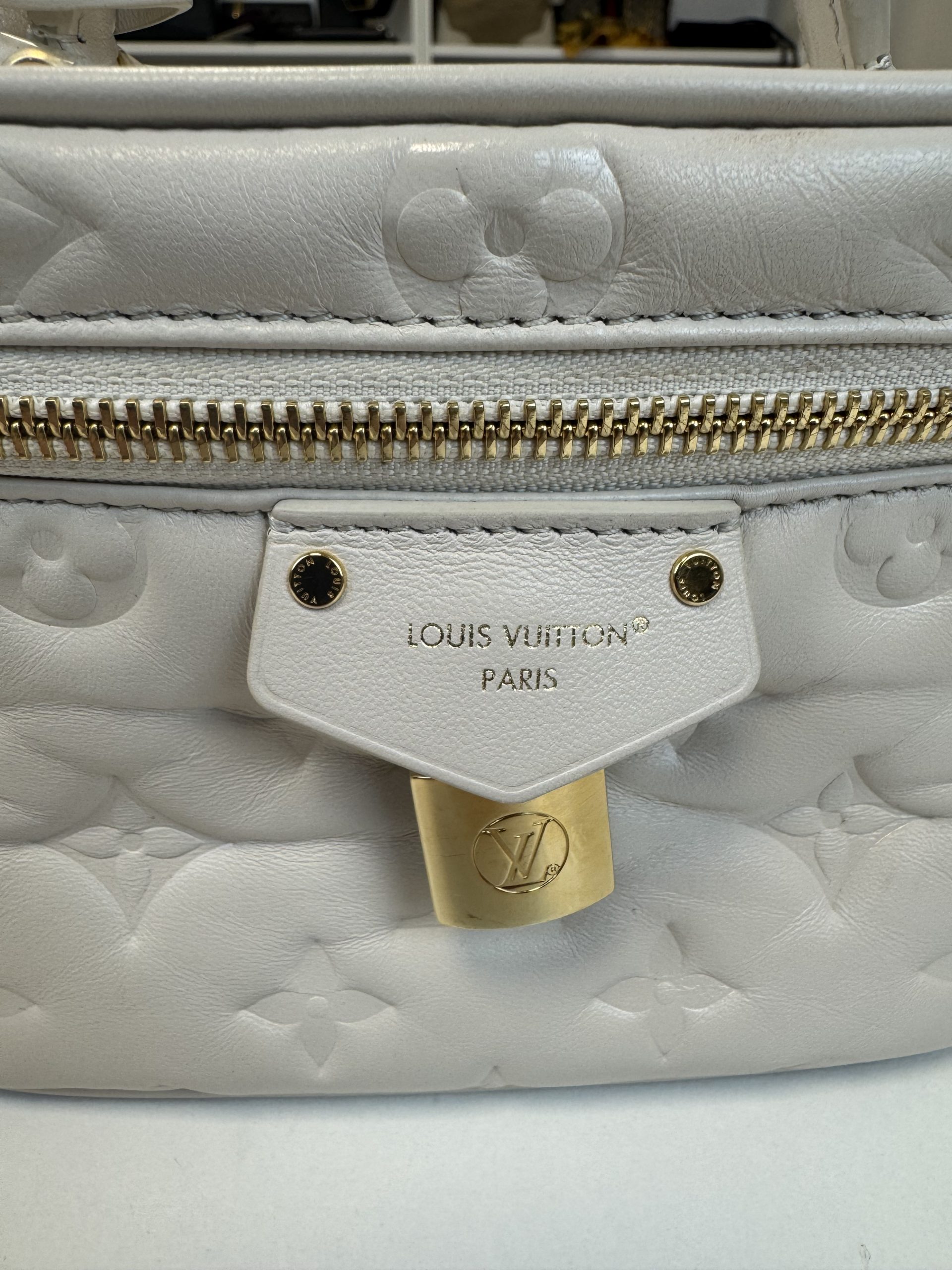 Borsa Louis Vuitton Vanity PM Coussin Beige - immagine 6