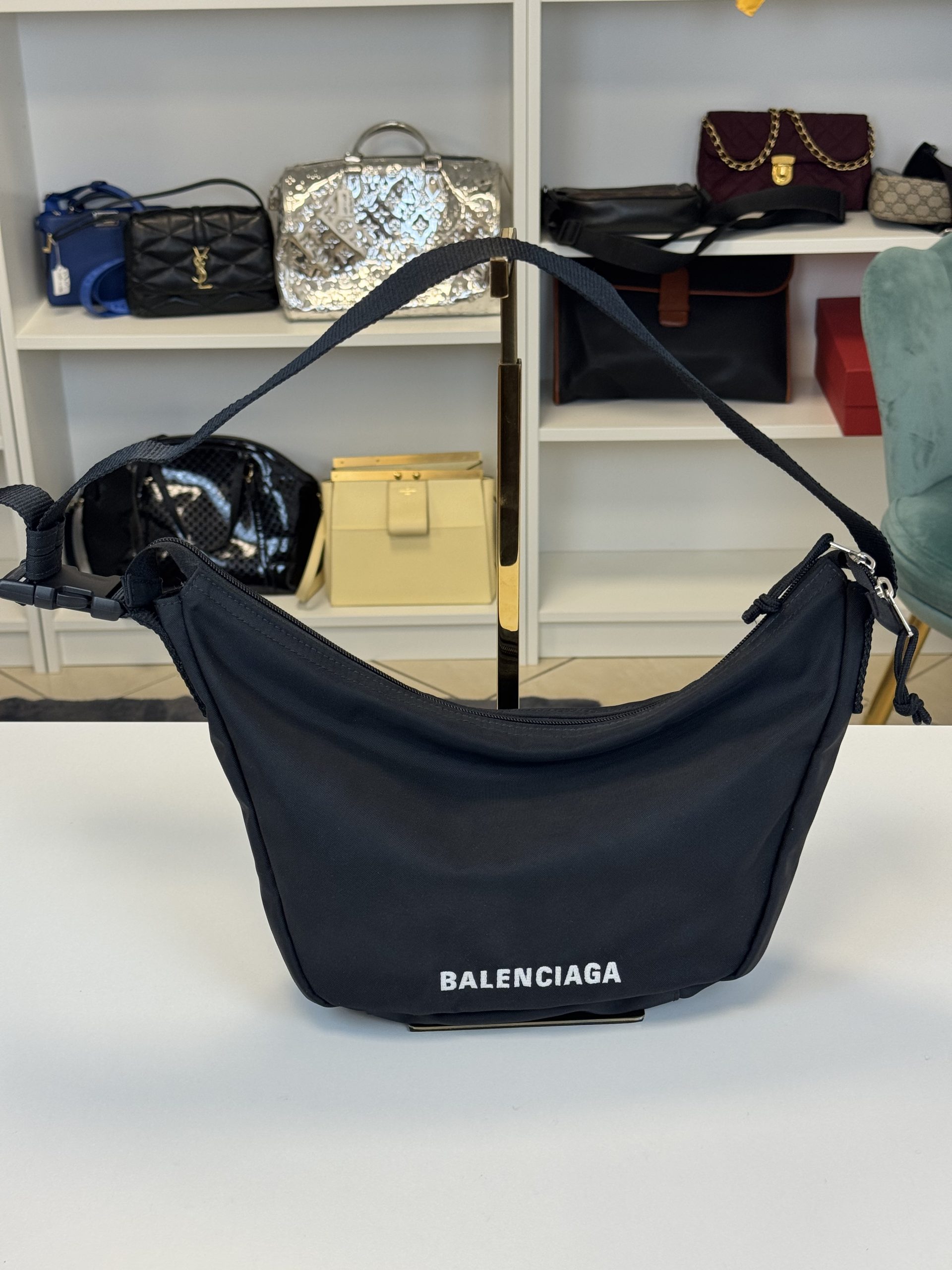 Balenciaga Borsa a Spalla Wheel in Nylon Nera