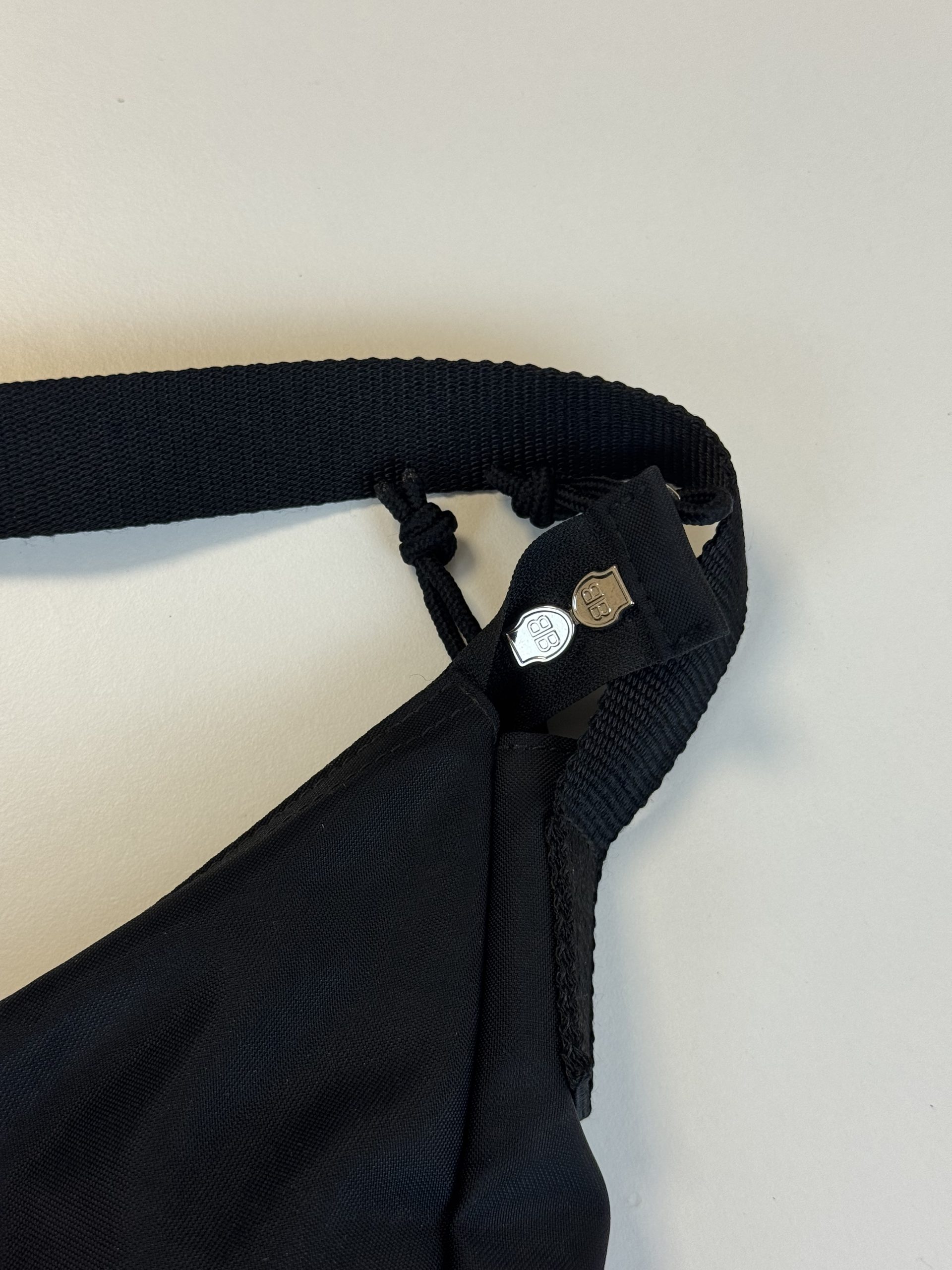 Balenciaga Borsa a Spalla Wheel in Nylon Nera - immagine 3