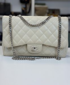 Chanel Classic Flap in Pelle Martellata Bianca