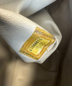Alternative view of Chanel Classic Flap in Pelle Martellata Bianca