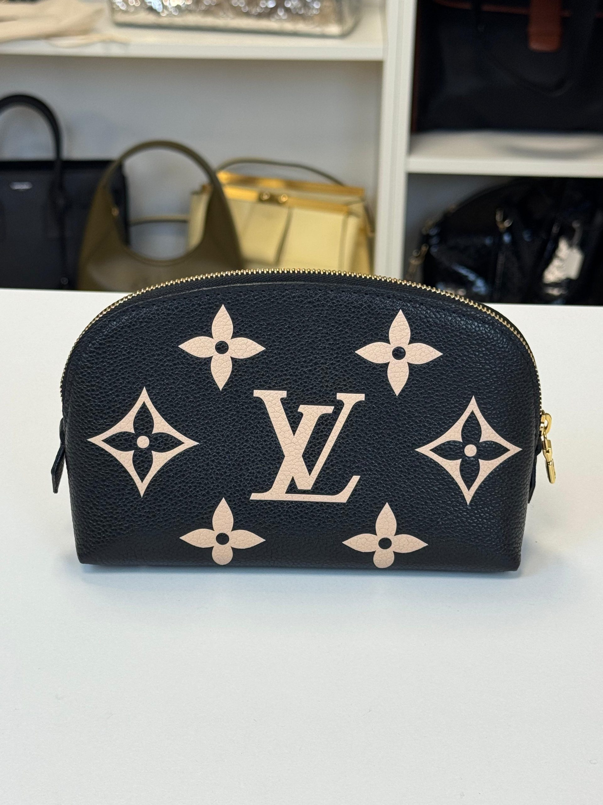 Pochette Cosmétique Louis Vuitton in Pelle Monogramme Empreinte - immagine 2
