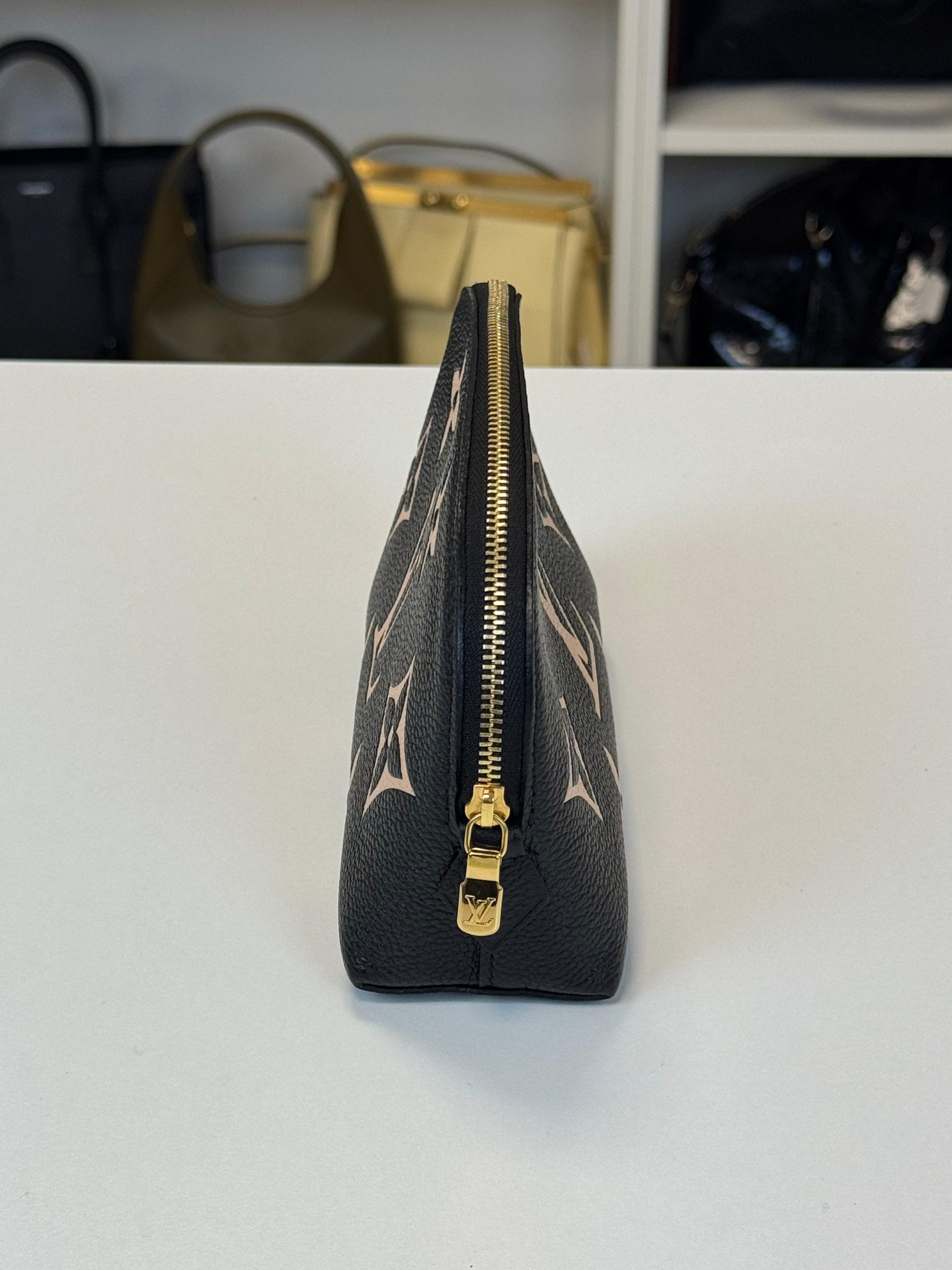 Pochette Cosmétique Louis Vuitton in Pelle Monogramme Empreinte - immagine 5