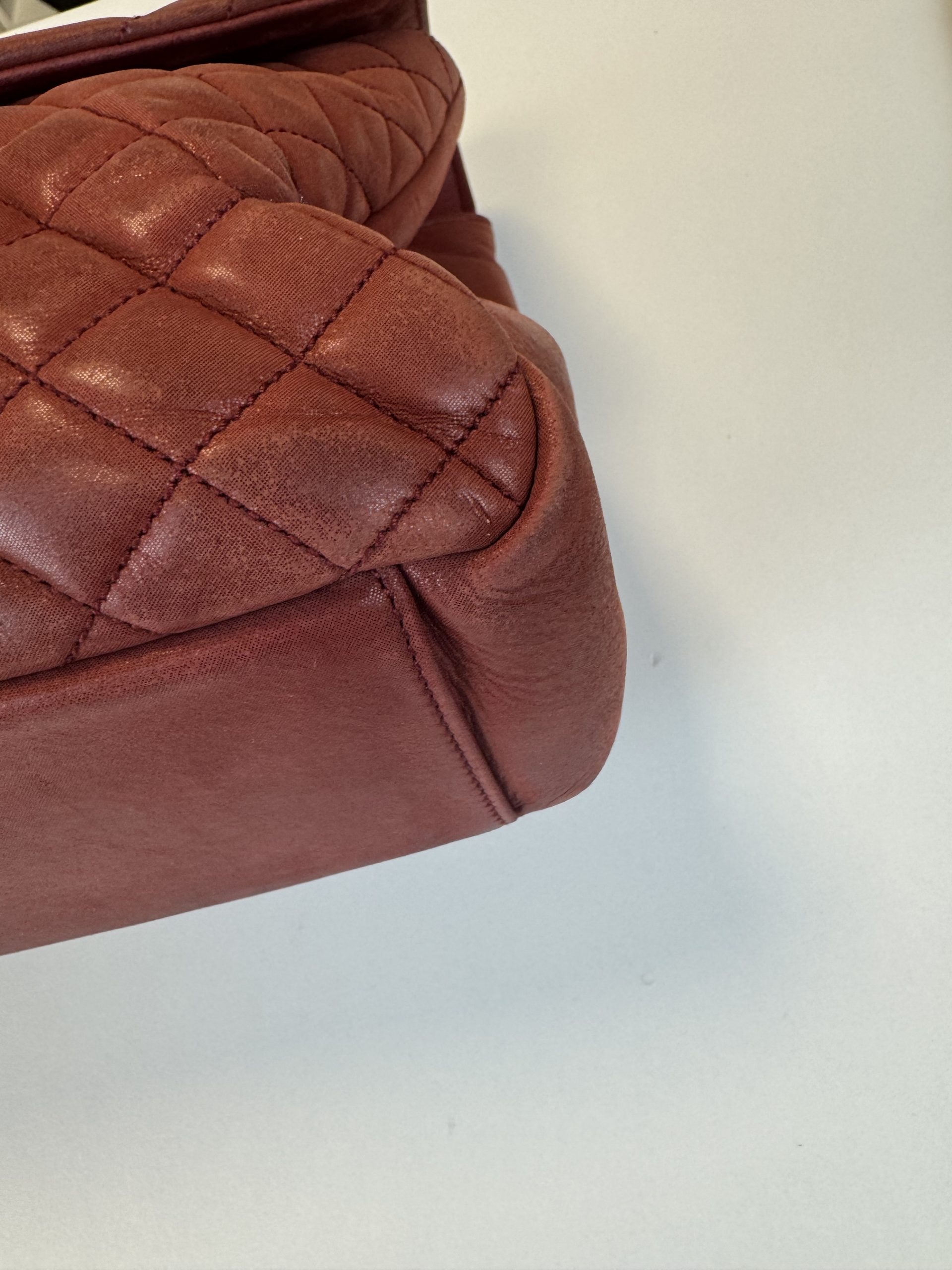 Borsa Saint Laurent Envelope in Pelle Rossa - immagine 11