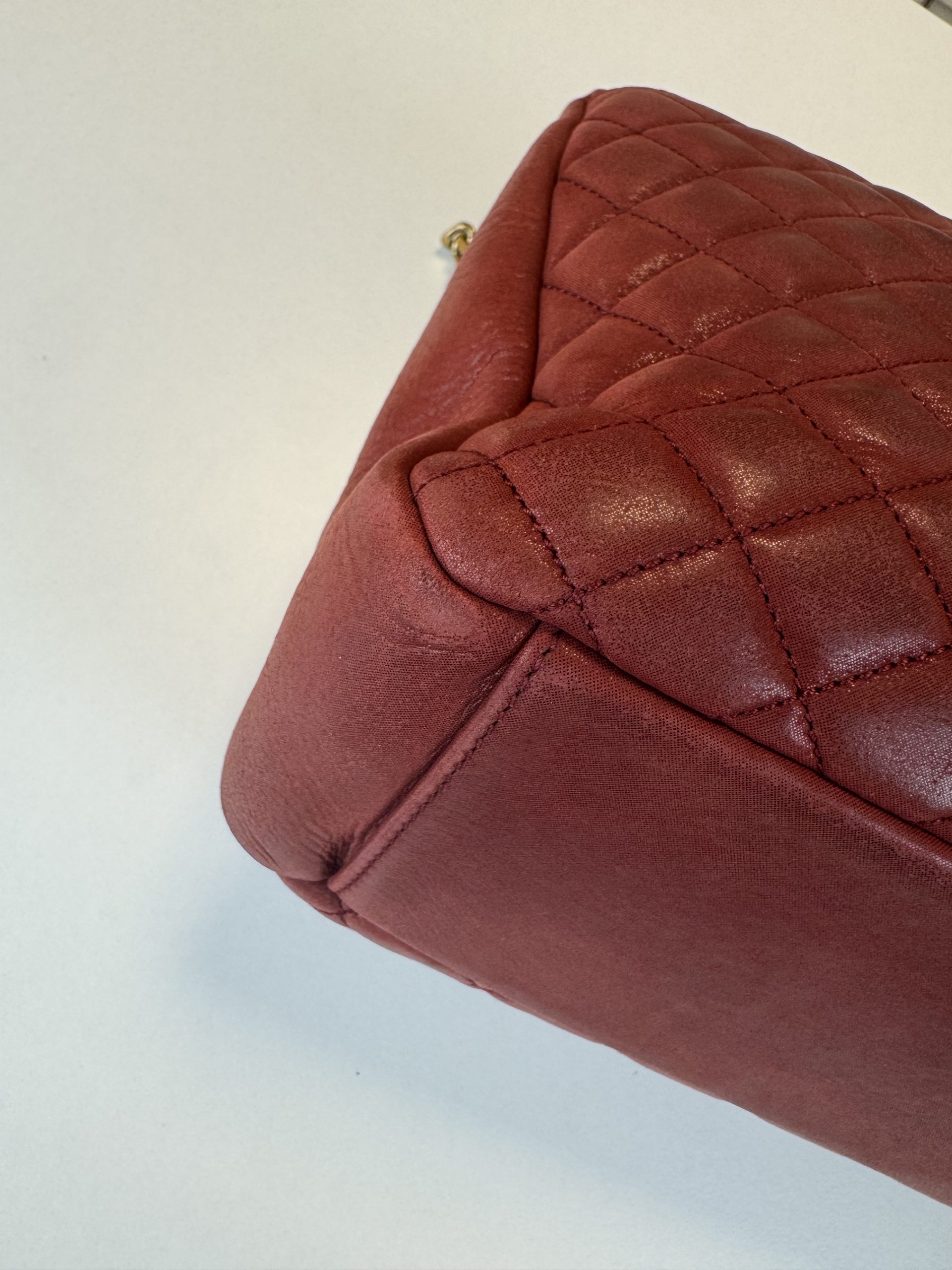 Borsa Saint Laurent Envelope in Pelle Rossa - immagine 10