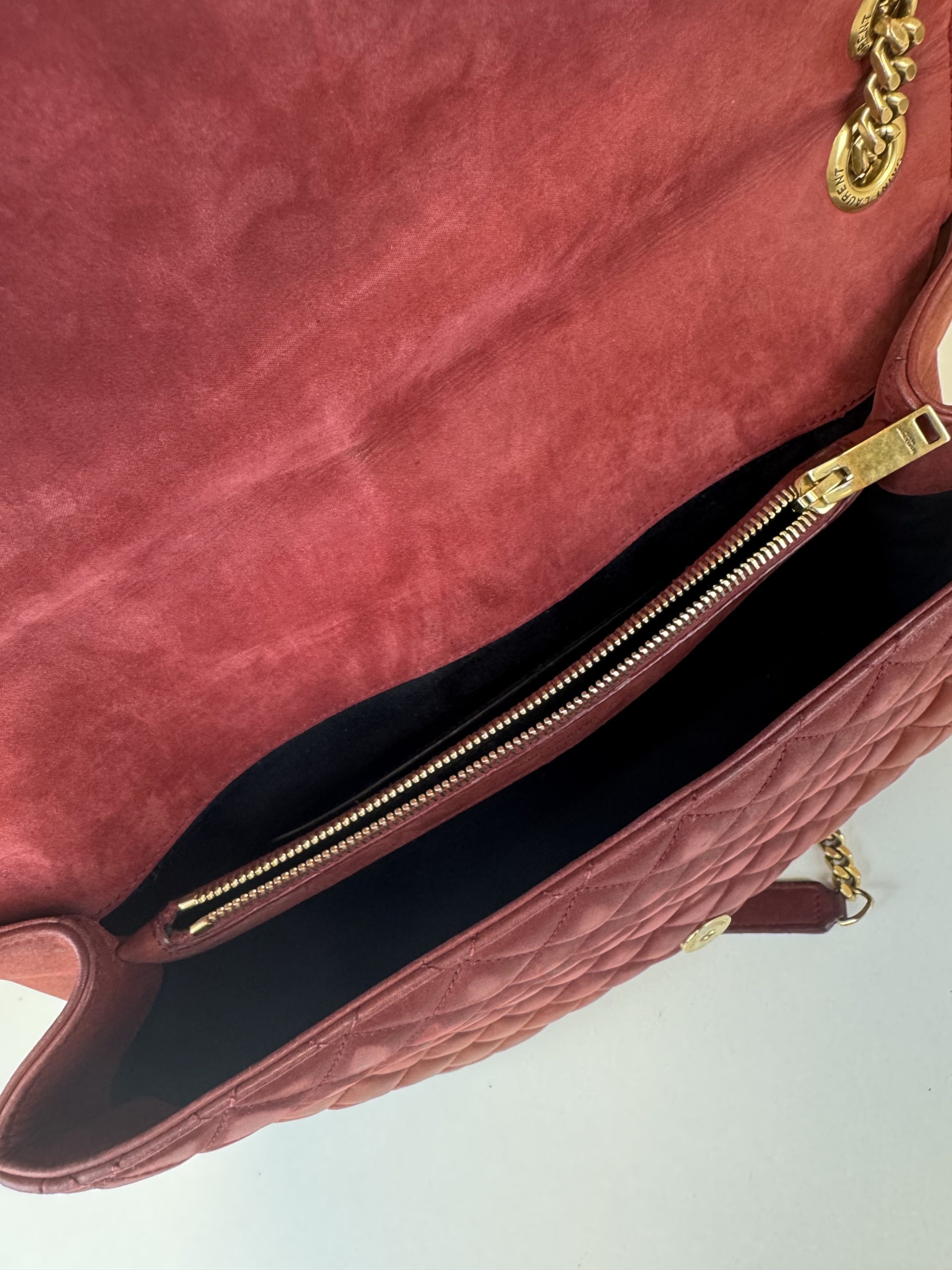 Borsa Saint Laurent Envelope in Pelle Rossa - immagine 7