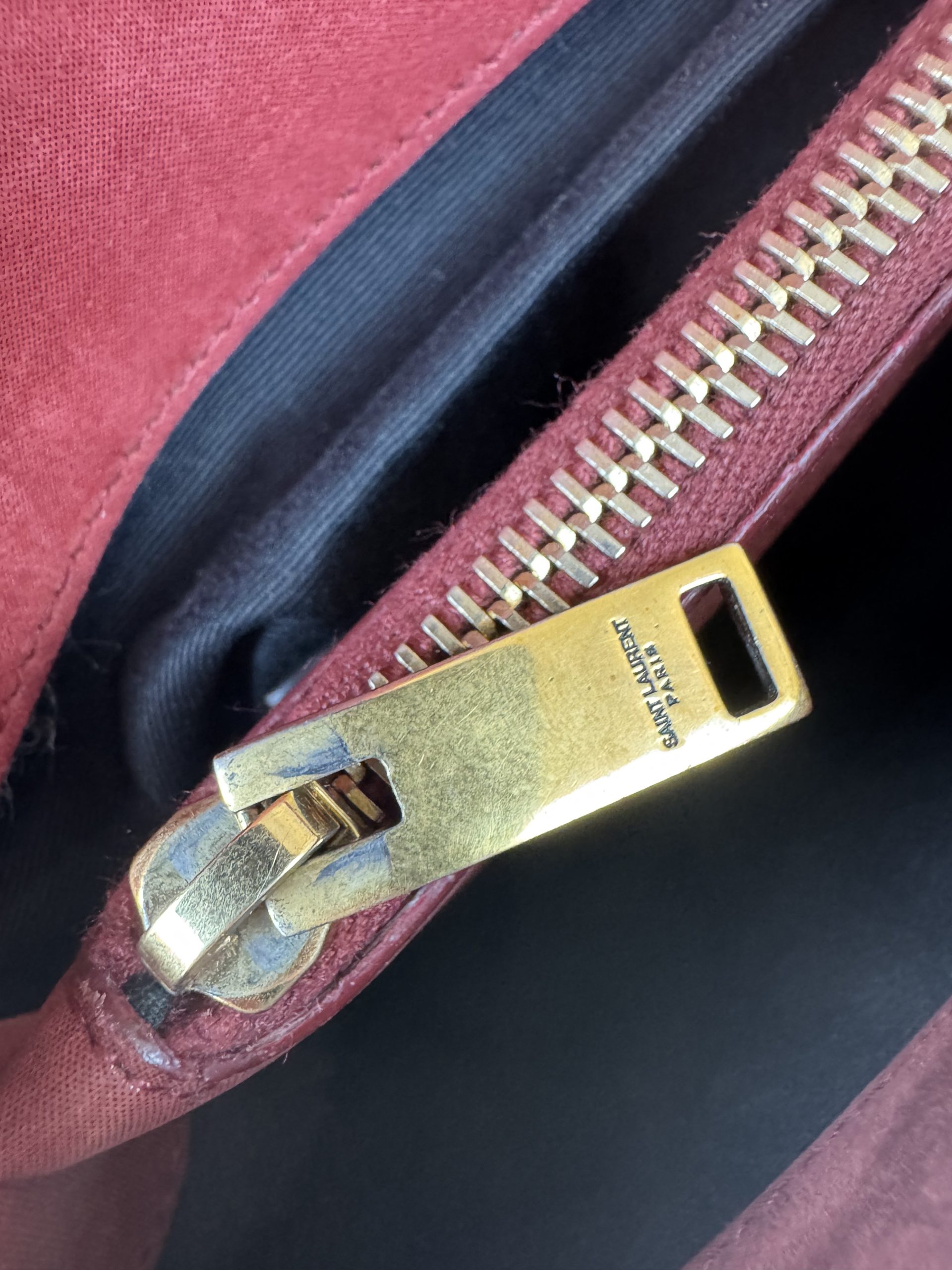 Borsa Saint Laurent Envelope in Pelle Rossa - immagine 3