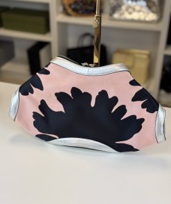 Alternative view of Pochette Alexander McQueen De Manta in Satin Rosa e Nero