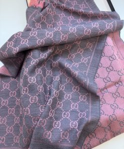 Sciarpa Gucci in Lana GG Grigio e Rosa - immagine 3