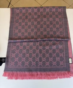 Alternative view of Sciarpa Gucci in Lana GG Grigio e Rosa