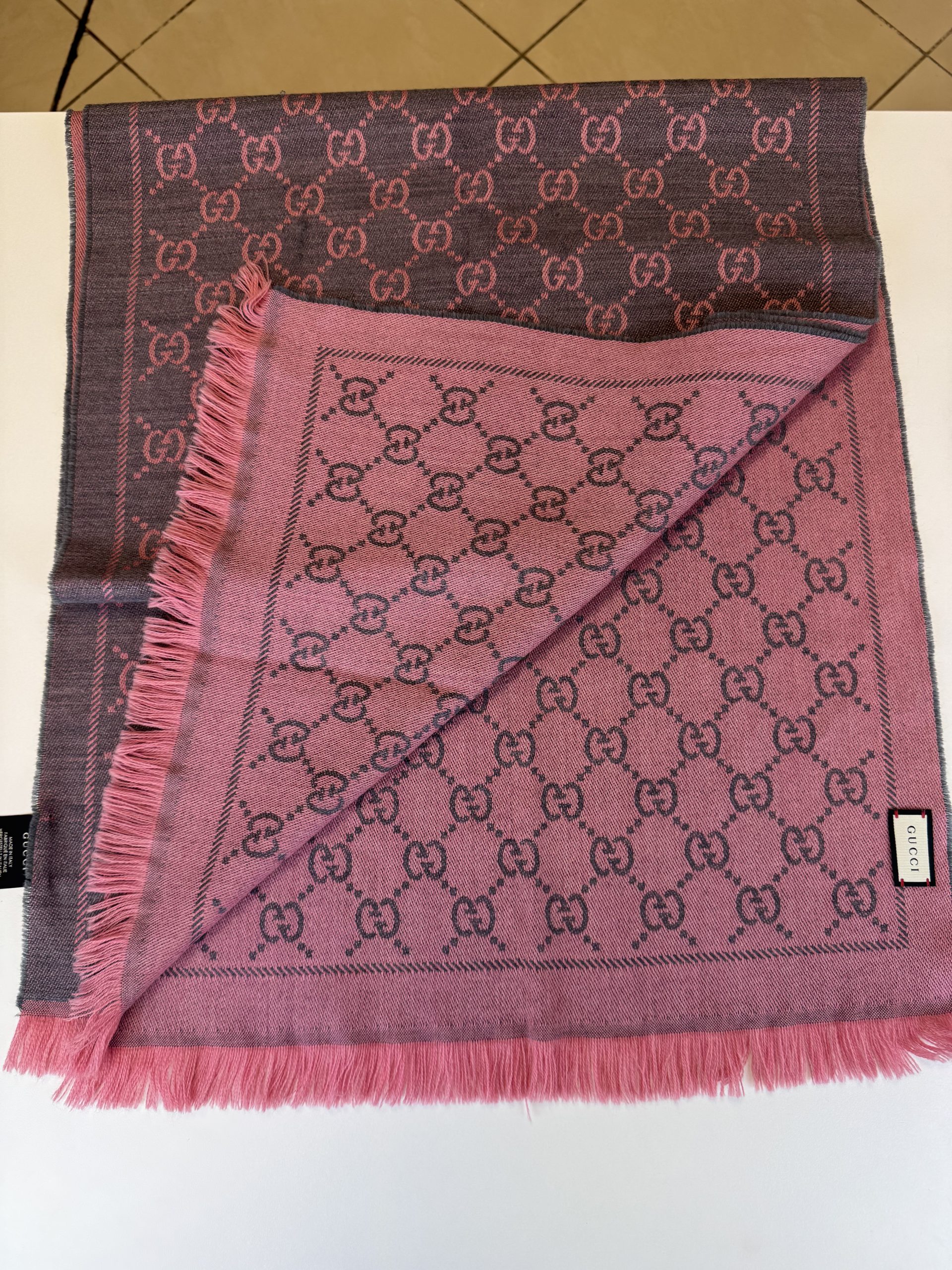 Sciarpa Gucci in Lana GG Grigio e Rosa - immagine 7