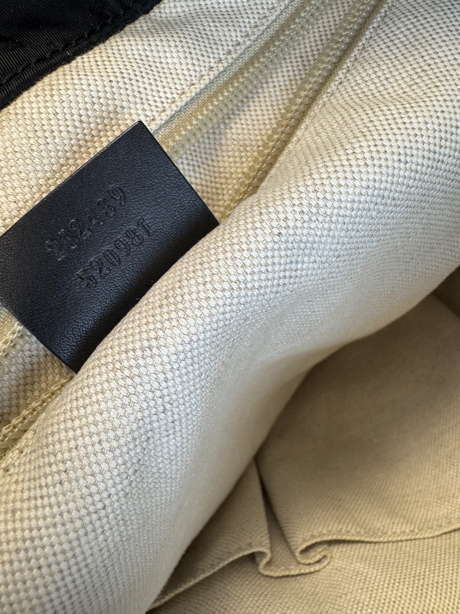 Borsa Tote Gucci in Nylon Nero GG - immagine 4