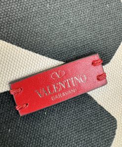 Borsa a Tracolla Valentino Garavani Rockstud in Tessuto Effetto Giraffa Bianco e Nero - immagine 7