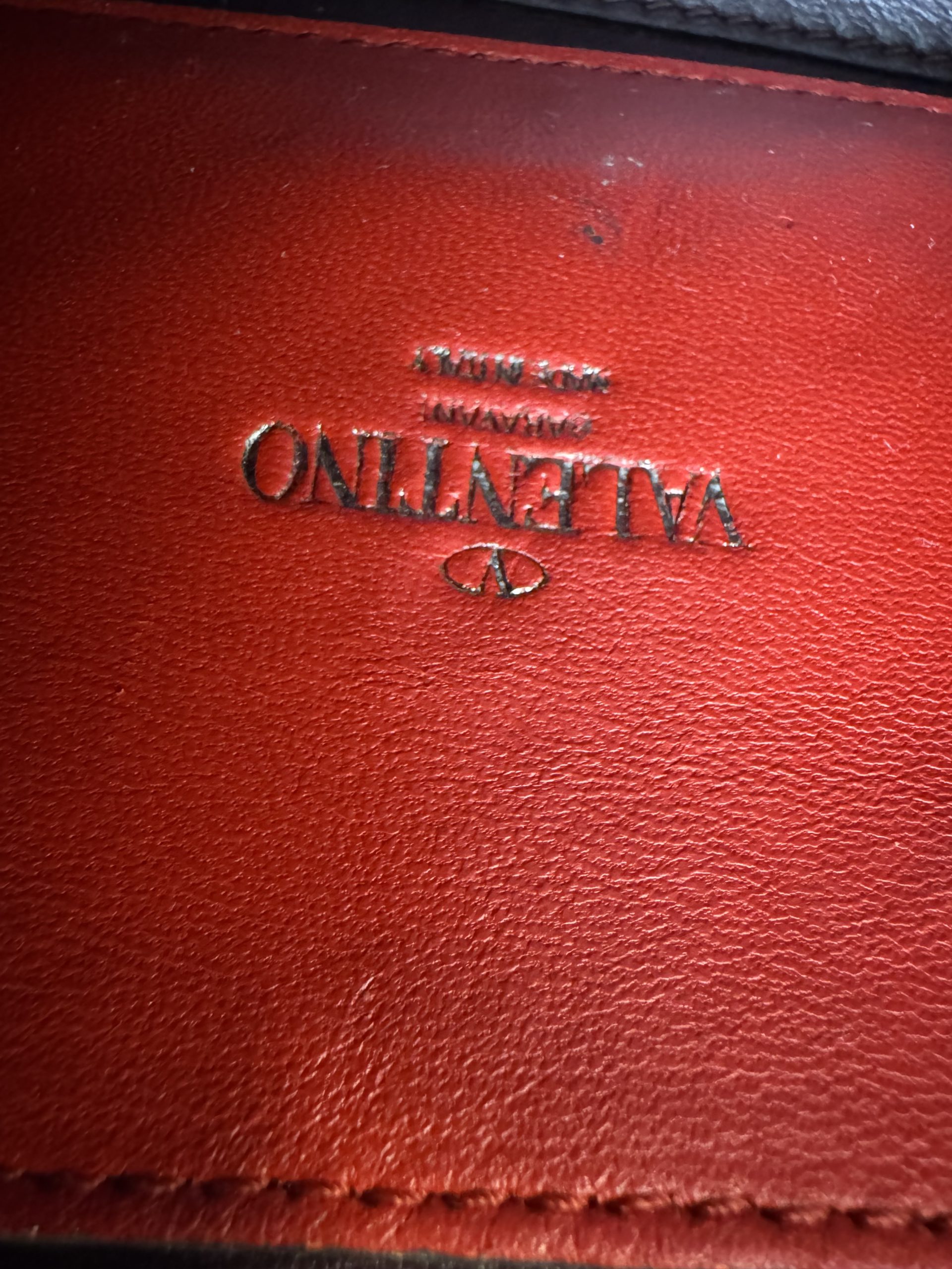 Borsa a Tracolla Valentino Garavani Rockstud in Tessuto Effetto Giraffa Bianco e Nero - immagine 15