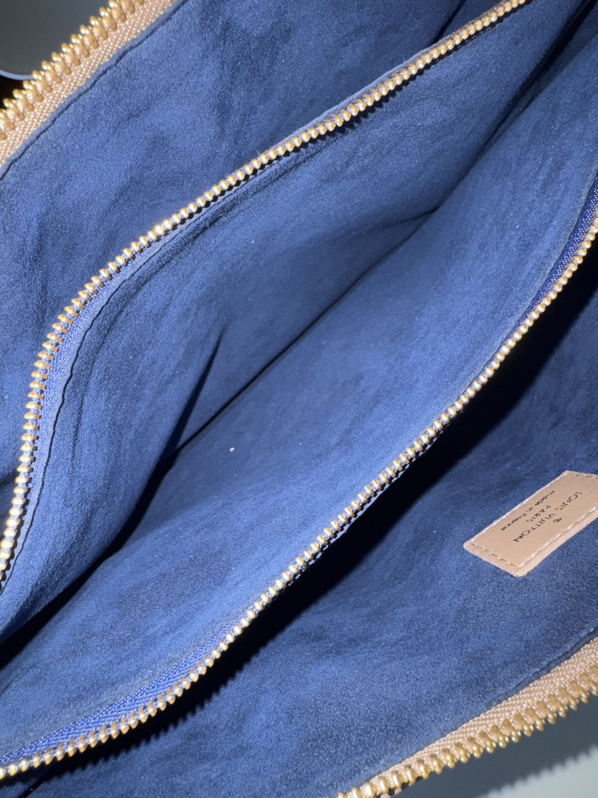 Borsa Coussin Louis Vuitton in Pelle Tortora - immagine 4